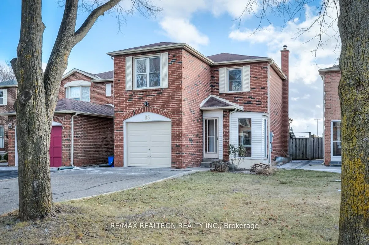 Photo 2 of 35 Miley Drive, Markham, Markville — HOMEH