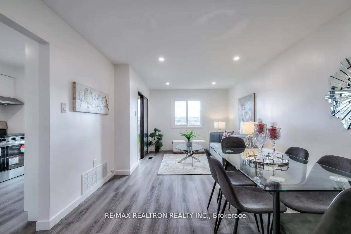 Photo 6 of 35 Miley Drive, Markham, Markville — HOMEH