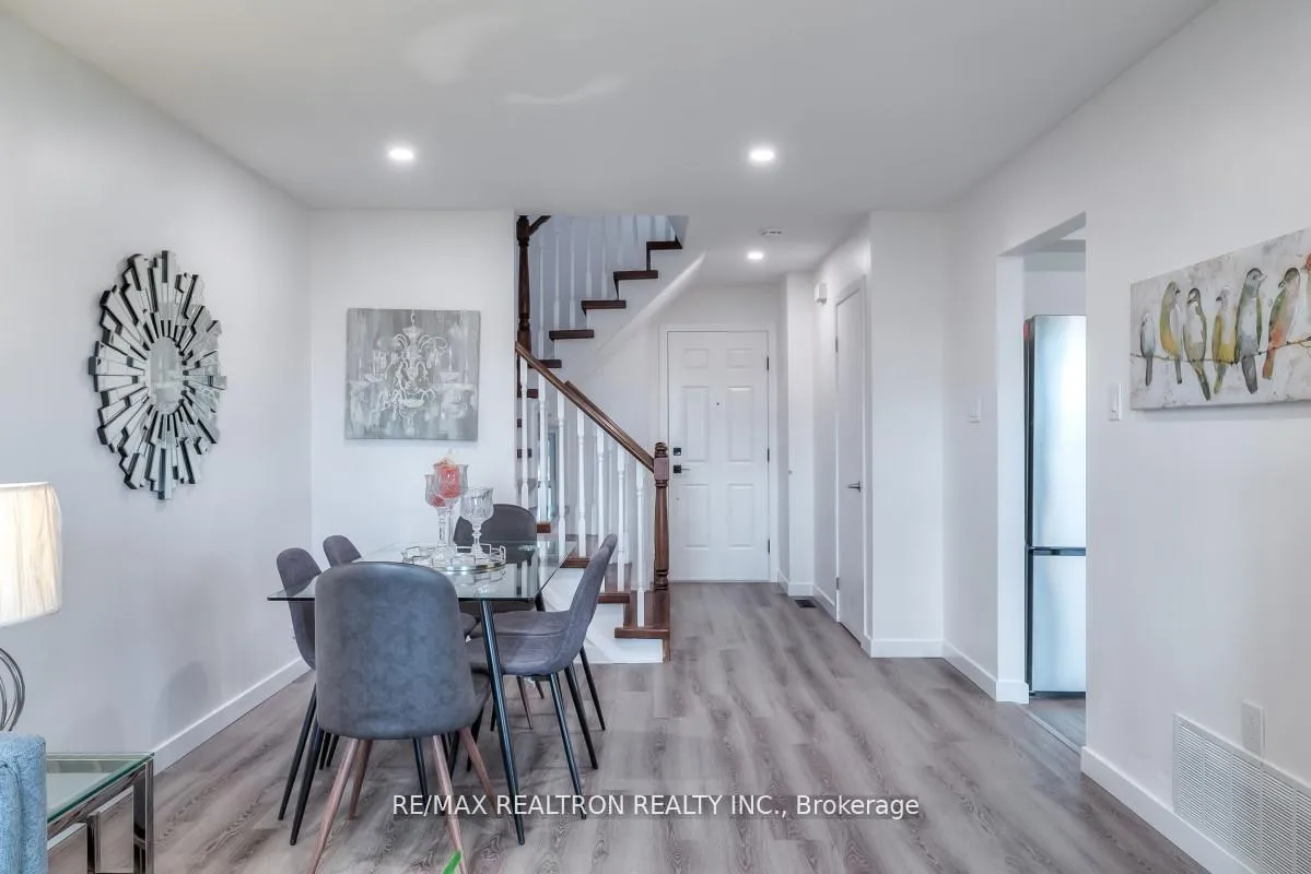 Photo 11 of 35 Miley Drive, Markham, Markville — HOMEH