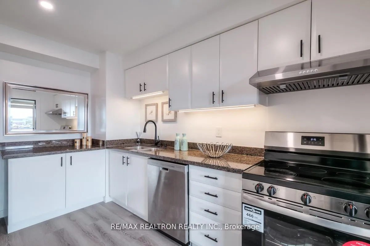Photo 16 of 35 Miley Drive, Markham, Markville — HOMEH
