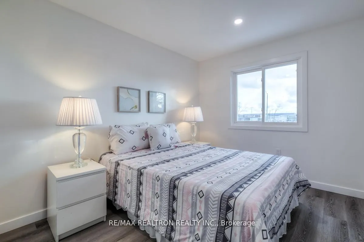 Photo 28 of 35 Miley Drive, Markham, Markville — HOMEH