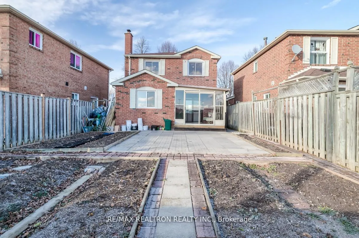 Photo 37 of 35 Miley Drive, Markham, Markville — HOMEH