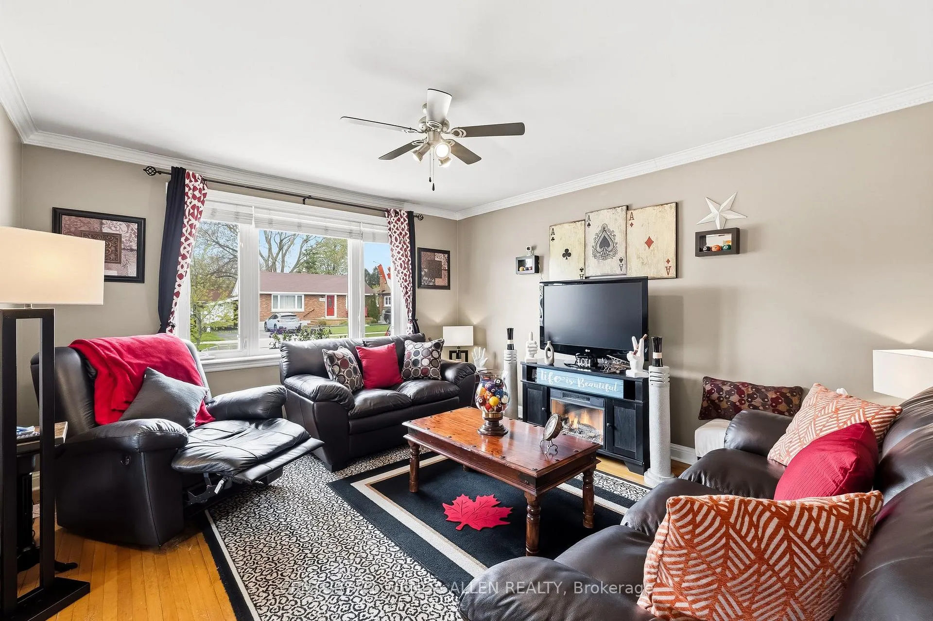 Photo 3 of 325 Highland Avenue, Oshawa, Central — HOMEH