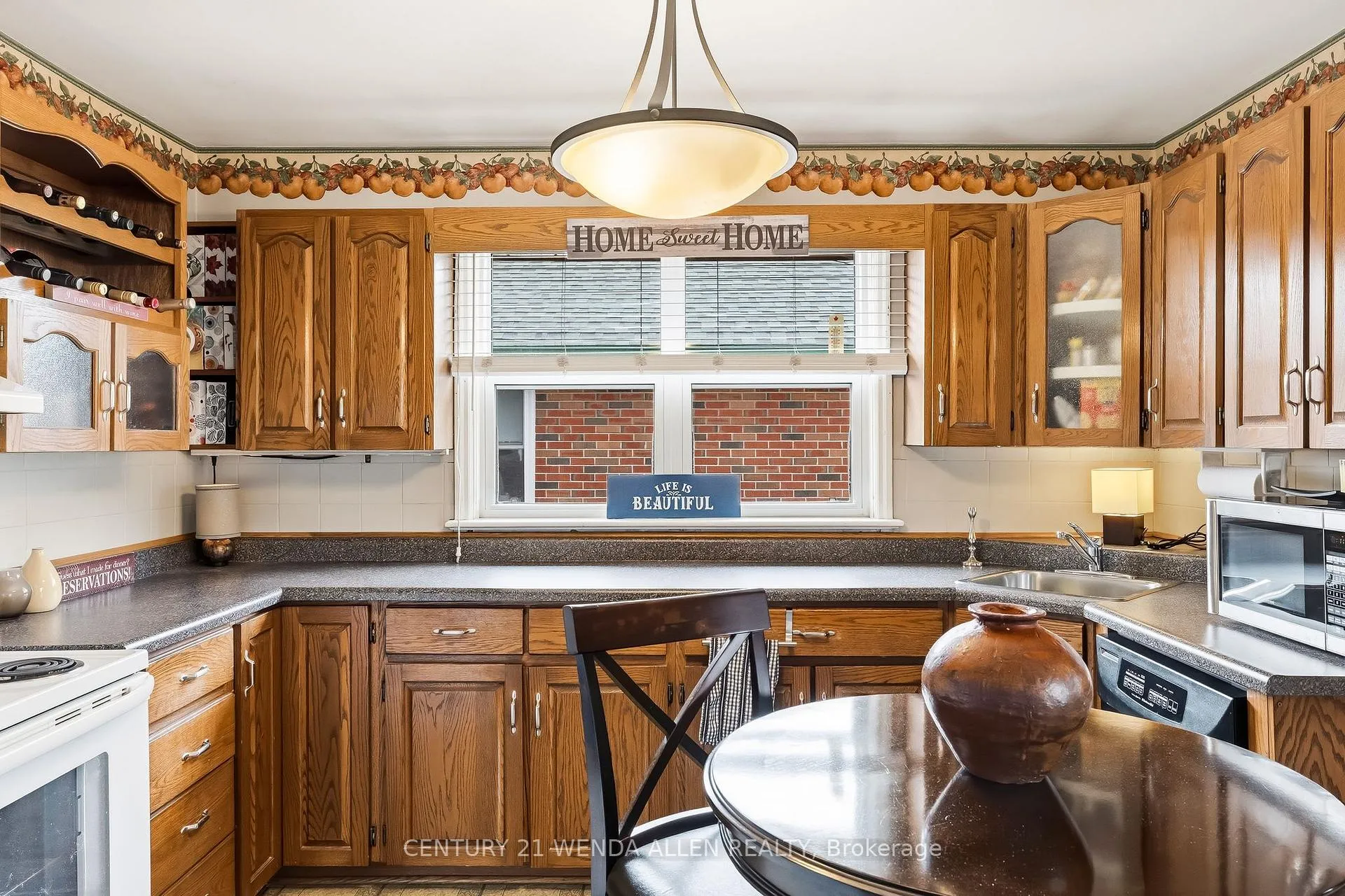 Photo 6 of 325 Highland Avenue, Oshawa, Central — HOMEH