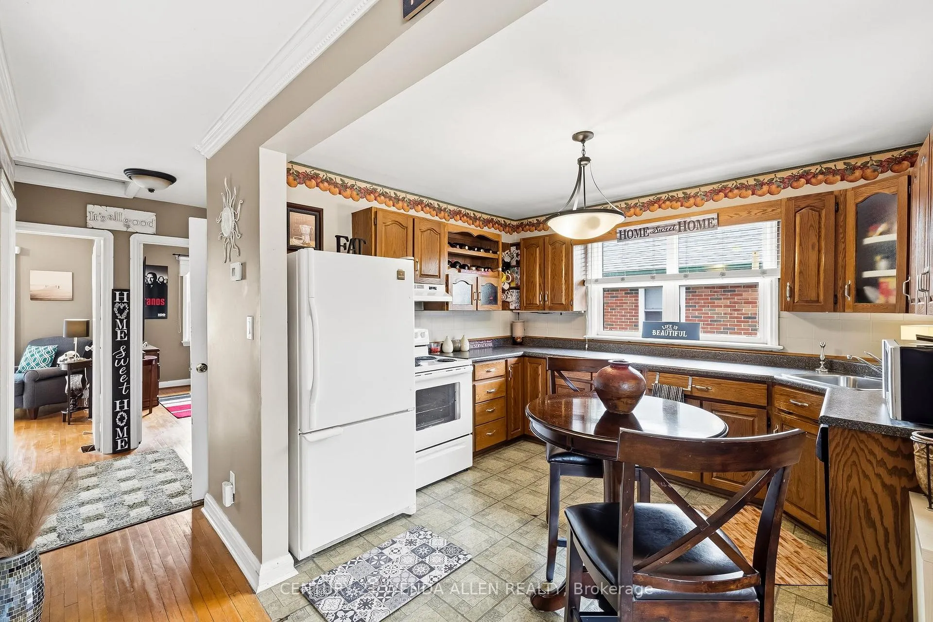 Photo 7 of 325 Highland Avenue, Oshawa, Central — HOMEH