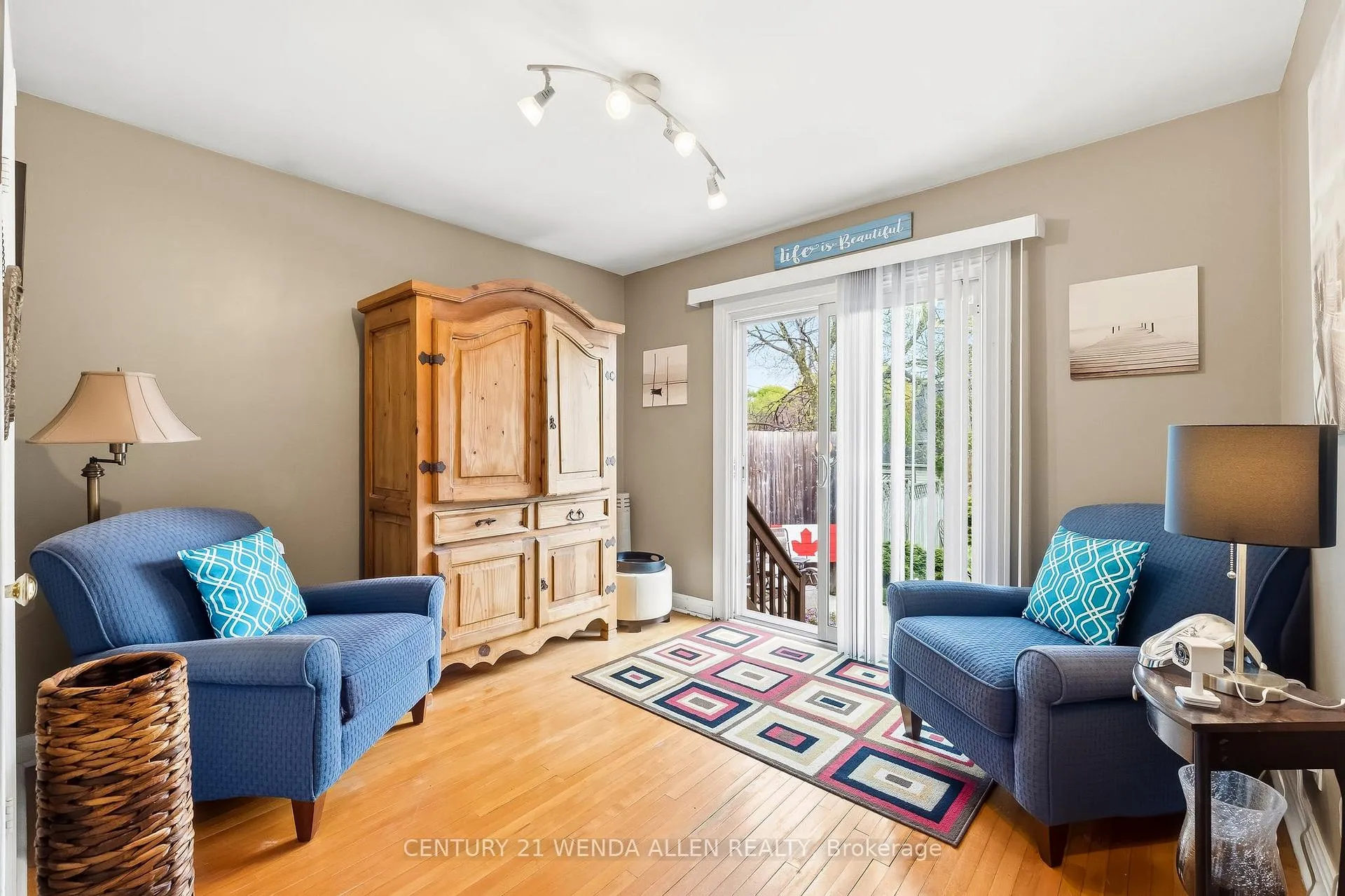Photo 10 of 325 Highland Avenue, Oshawa, Central — HOMEH