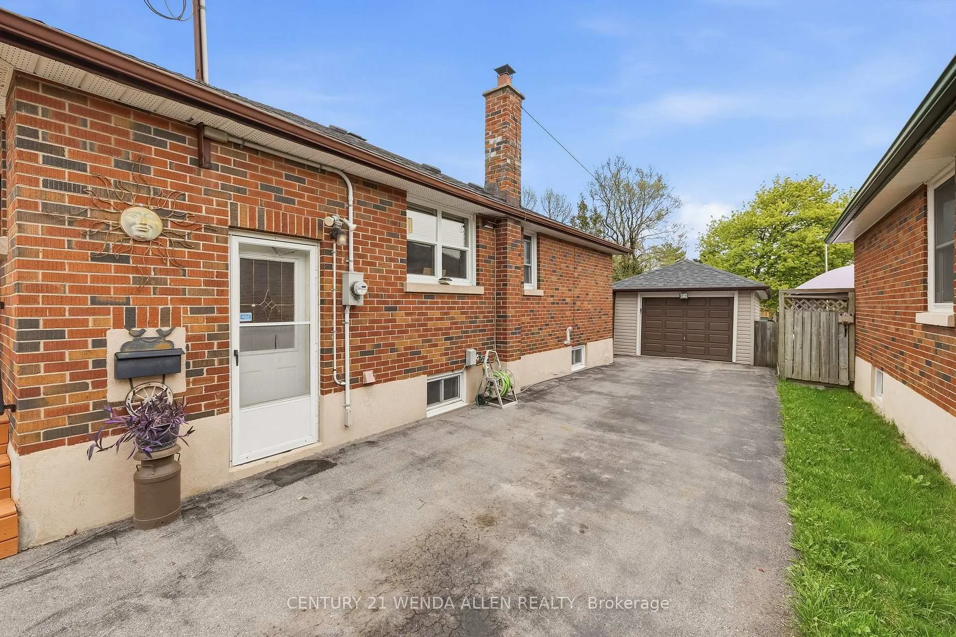 Photo 20 of 325 Highland Avenue, Oshawa, Central — HOMEH
