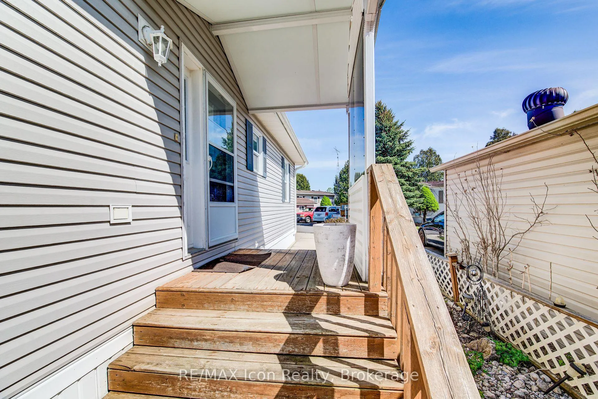Photo 48 of 11 Hemlock Crescent, Puslinch, Rural Puslinch East — HOMEH
