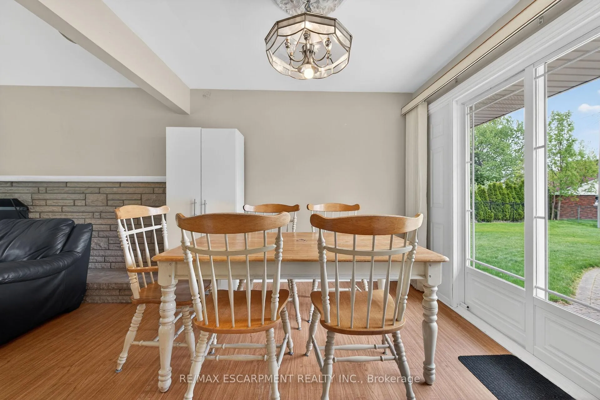 Photo 14 of 31 Larchwood Drive, St. Catharines, Glendale/Glenridge — HOMEH