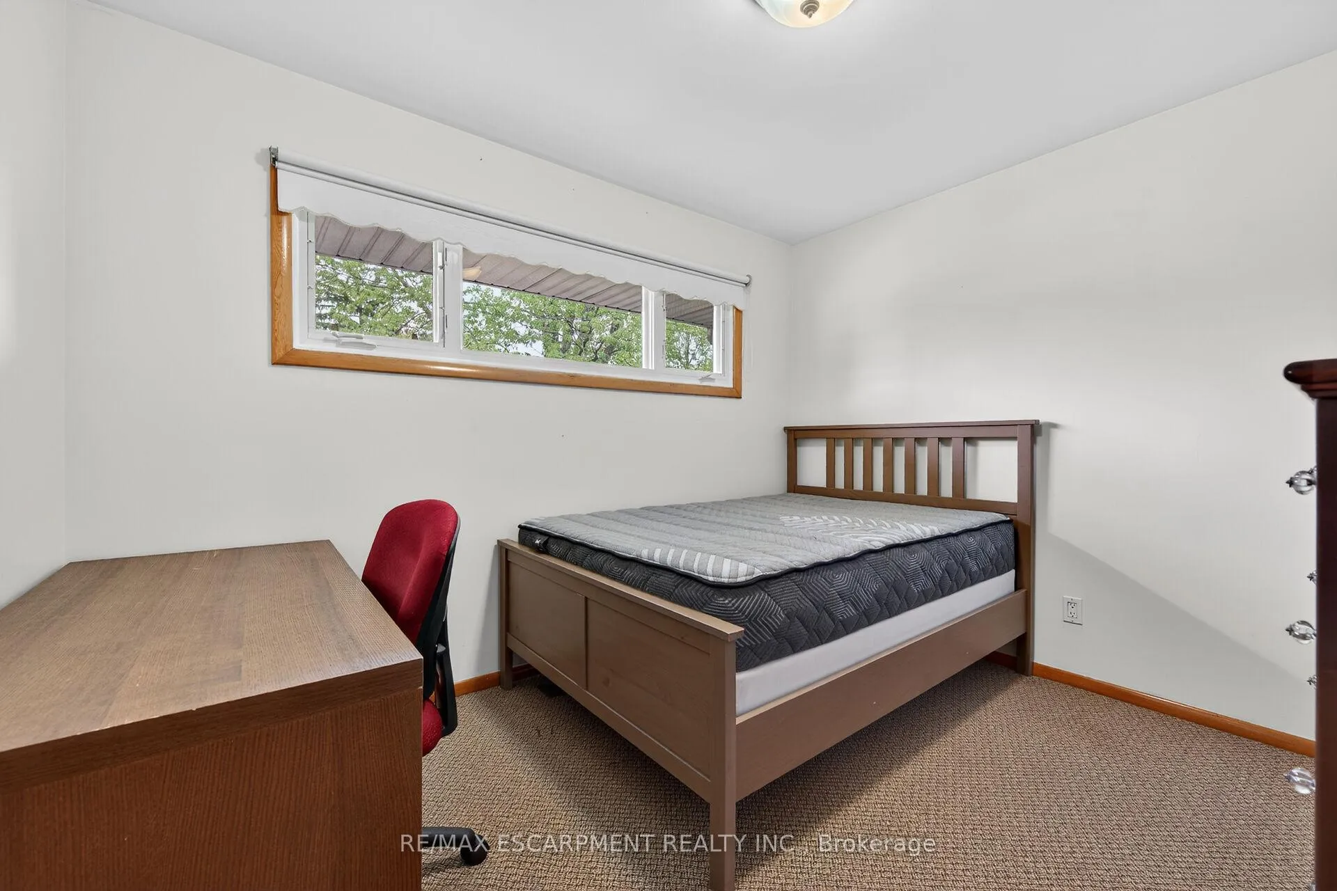 Photo 27 of 31 Larchwood Drive, St. Catharines, Glendale/Glenridge — HOMEH