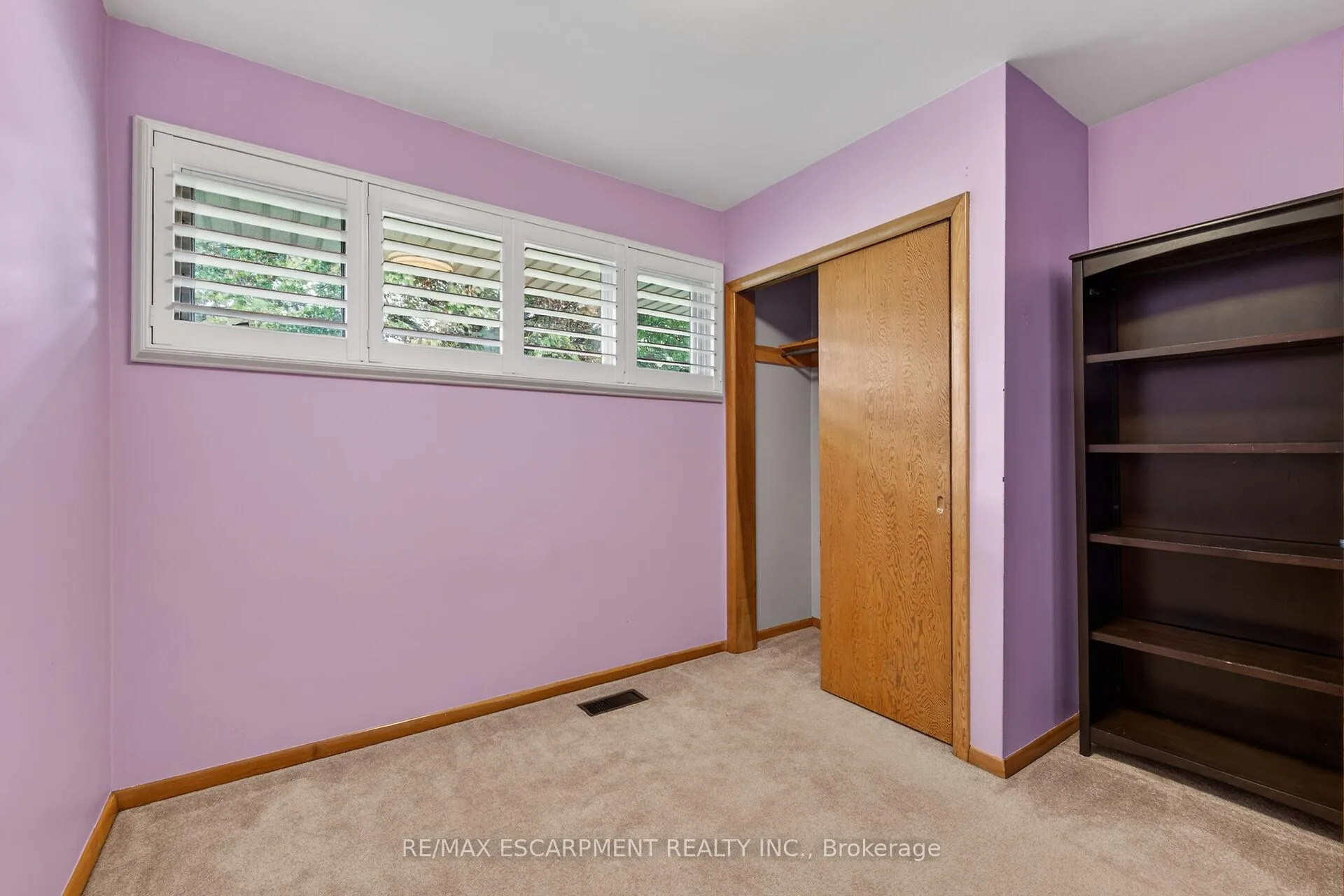 Photo 28 of 31 Larchwood Drive, St. Catharines, Glendale/Glenridge — HOMEH