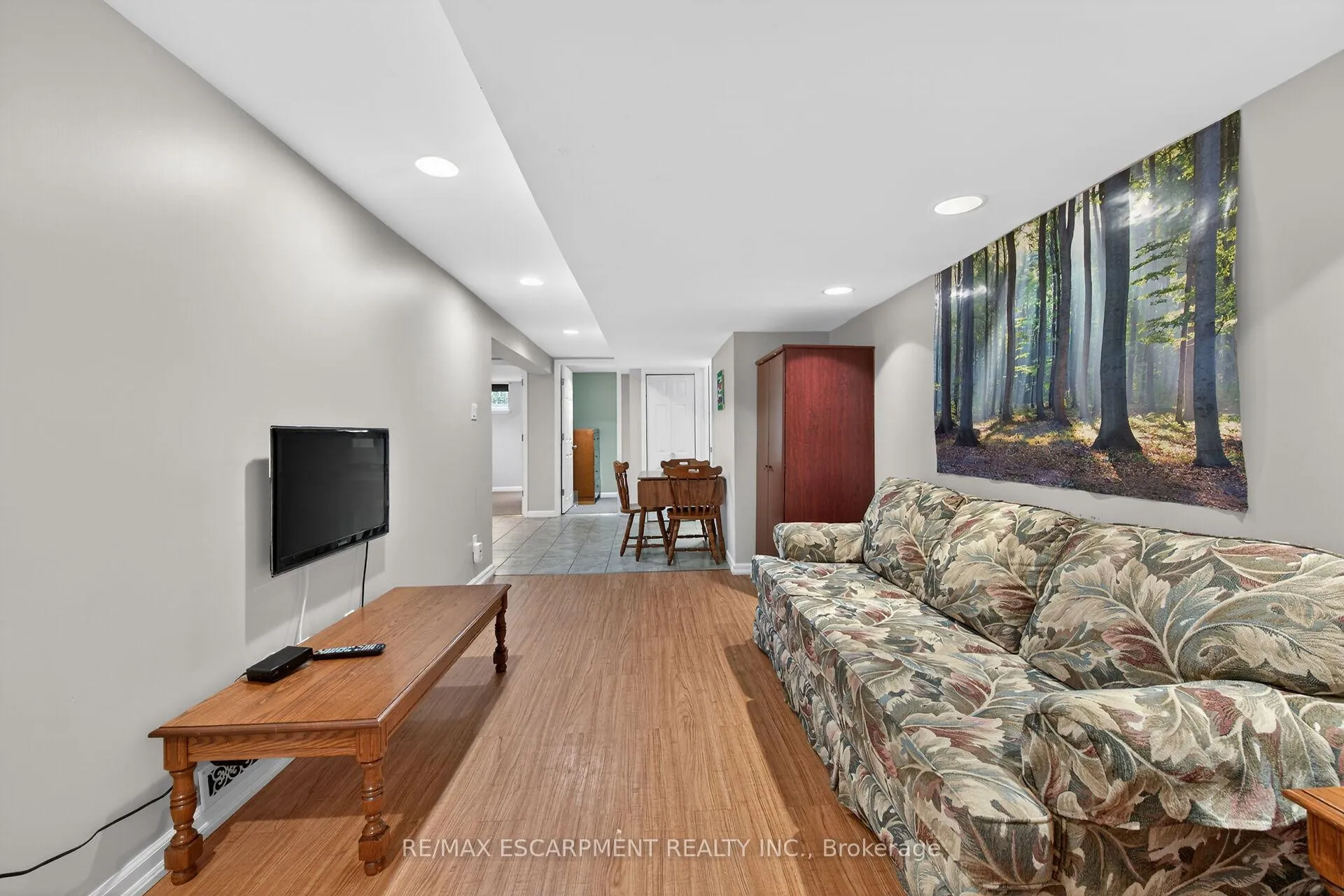 Photo 36 of 31 Larchwood Drive, St. Catharines, Glendale/Glenridge — HOMEH