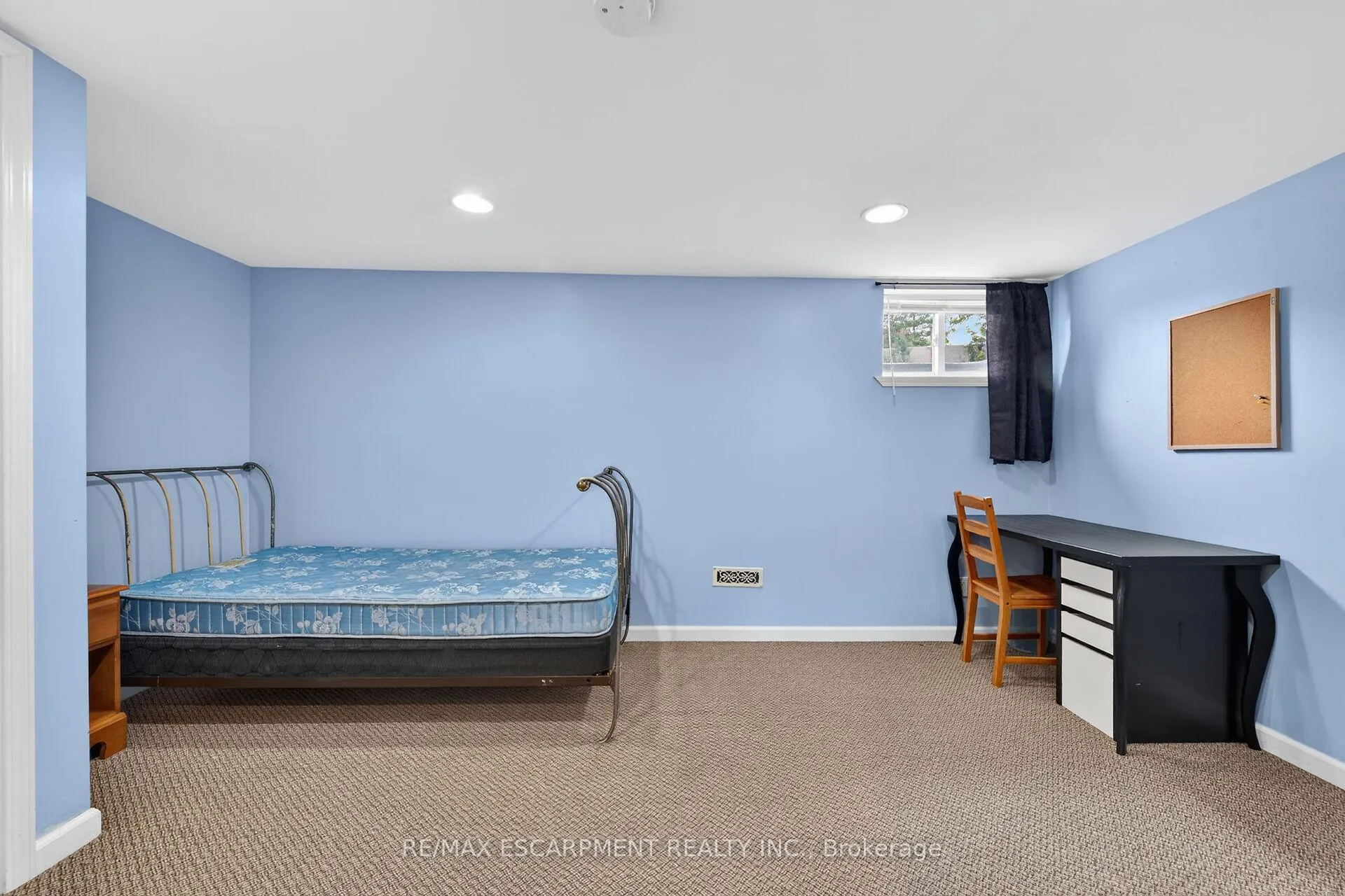 Photo 37 of 31 Larchwood Drive, St. Catharines, Glendale/Glenridge — HOMEH