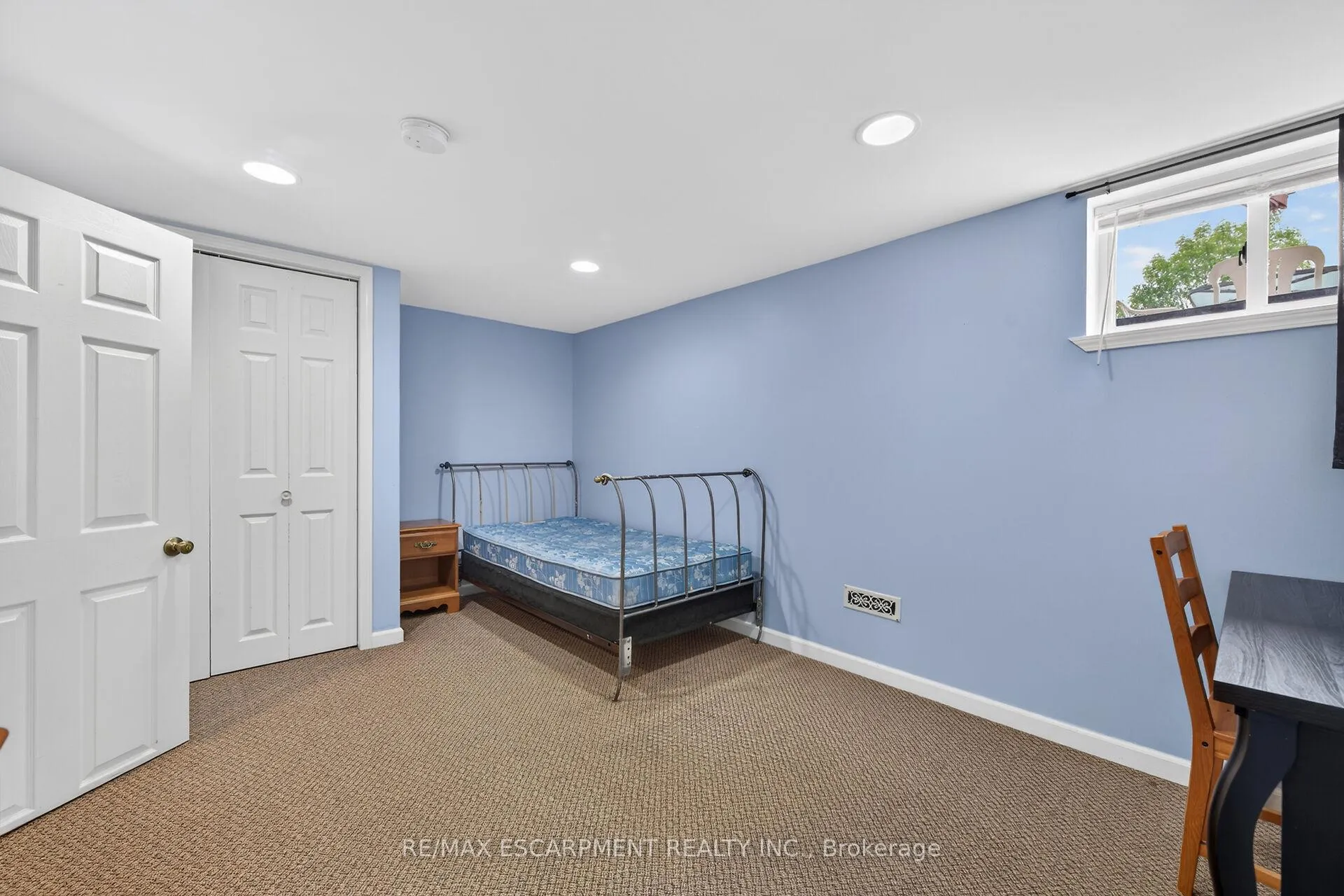 Photo 38 of 31 Larchwood Drive, St. Catharines, Glendale/Glenridge — HOMEH