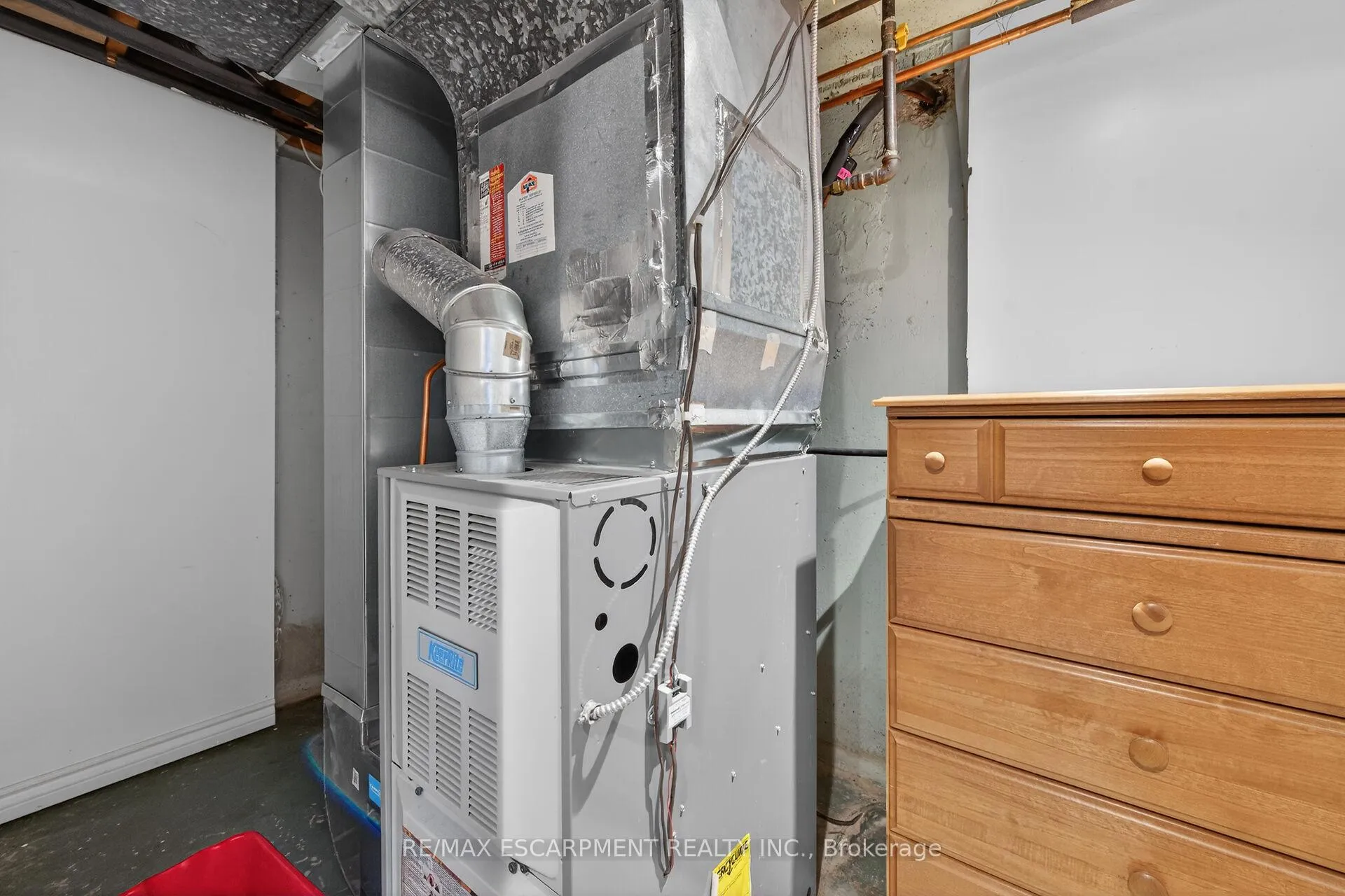 Photo 39 of 31 Larchwood Drive, St. Catharines, Glendale/Glenridge — HOMEH