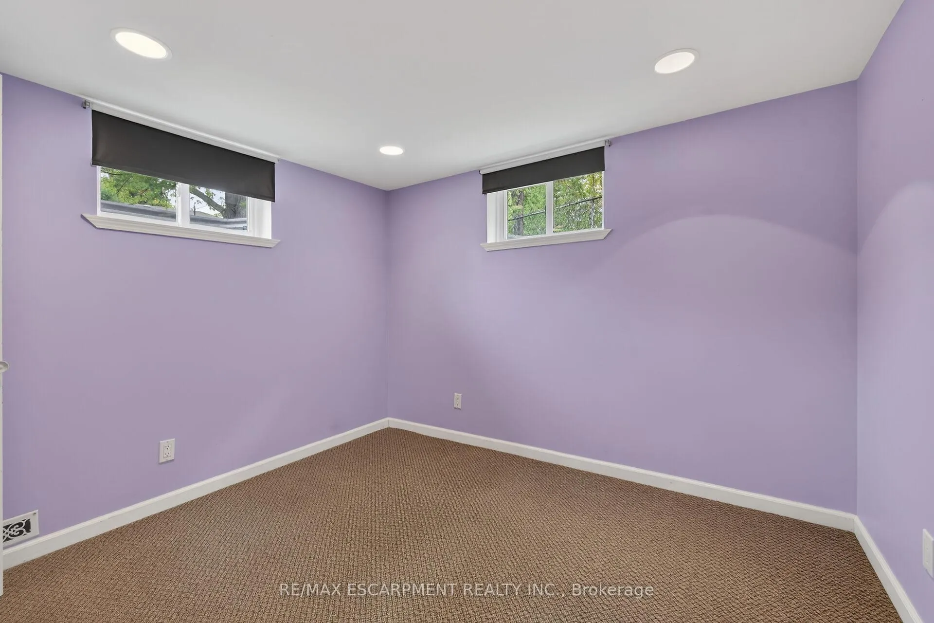 Photo 43 of 31 Larchwood Drive, St. Catharines, Glendale/Glenridge — HOMEH