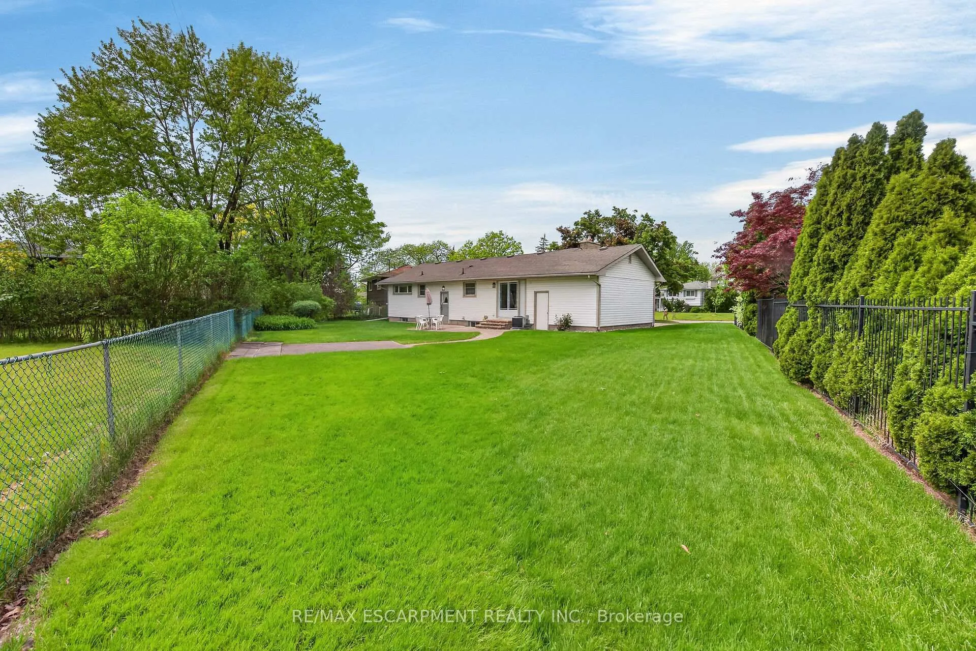 Photo 45 of 31 Larchwood Drive, St. Catharines, Glendale/Glenridge — HOMEH
