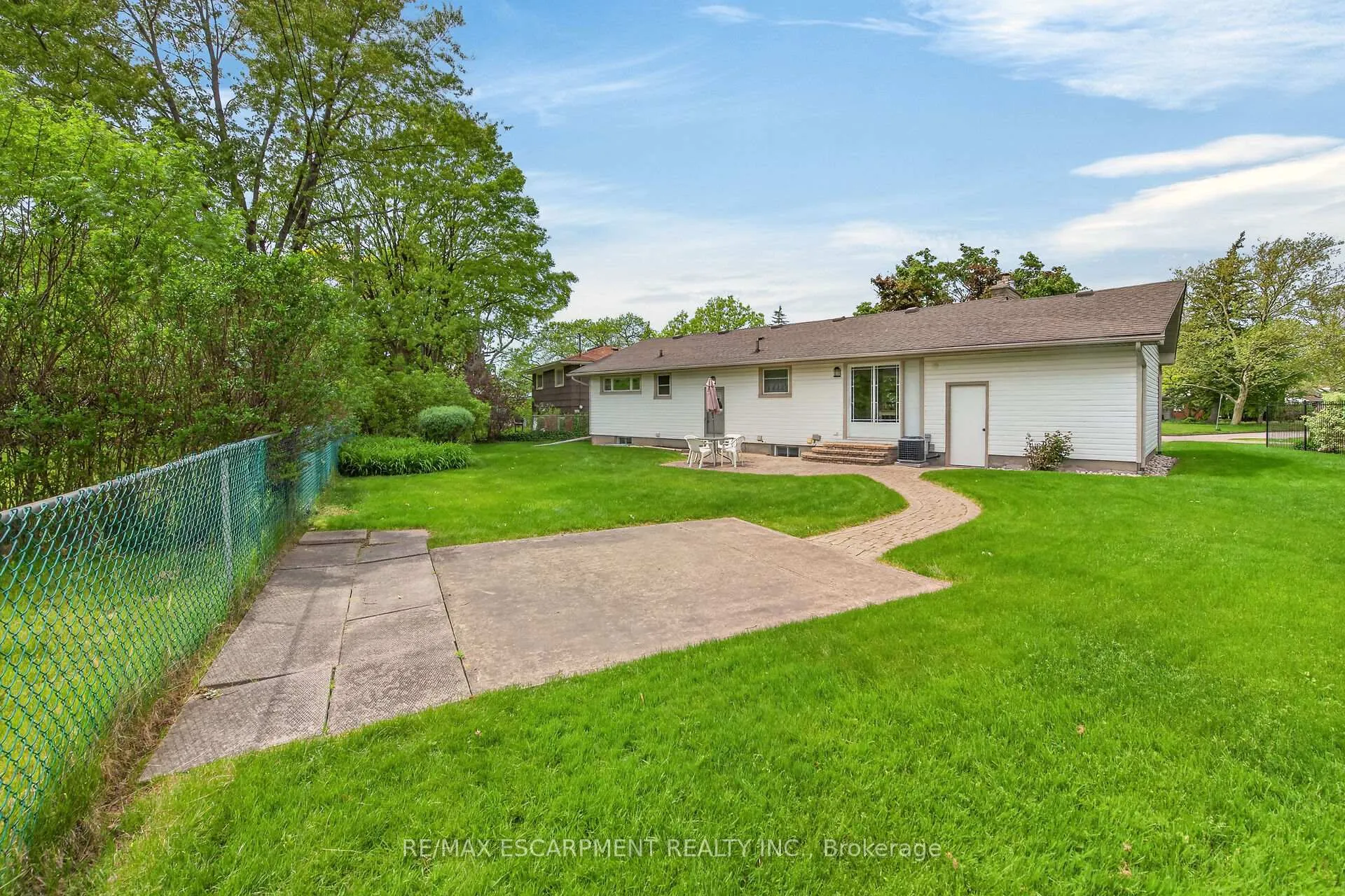 Photo 46 of 31 Larchwood Drive, St. Catharines, Glendale/Glenridge — HOMEH