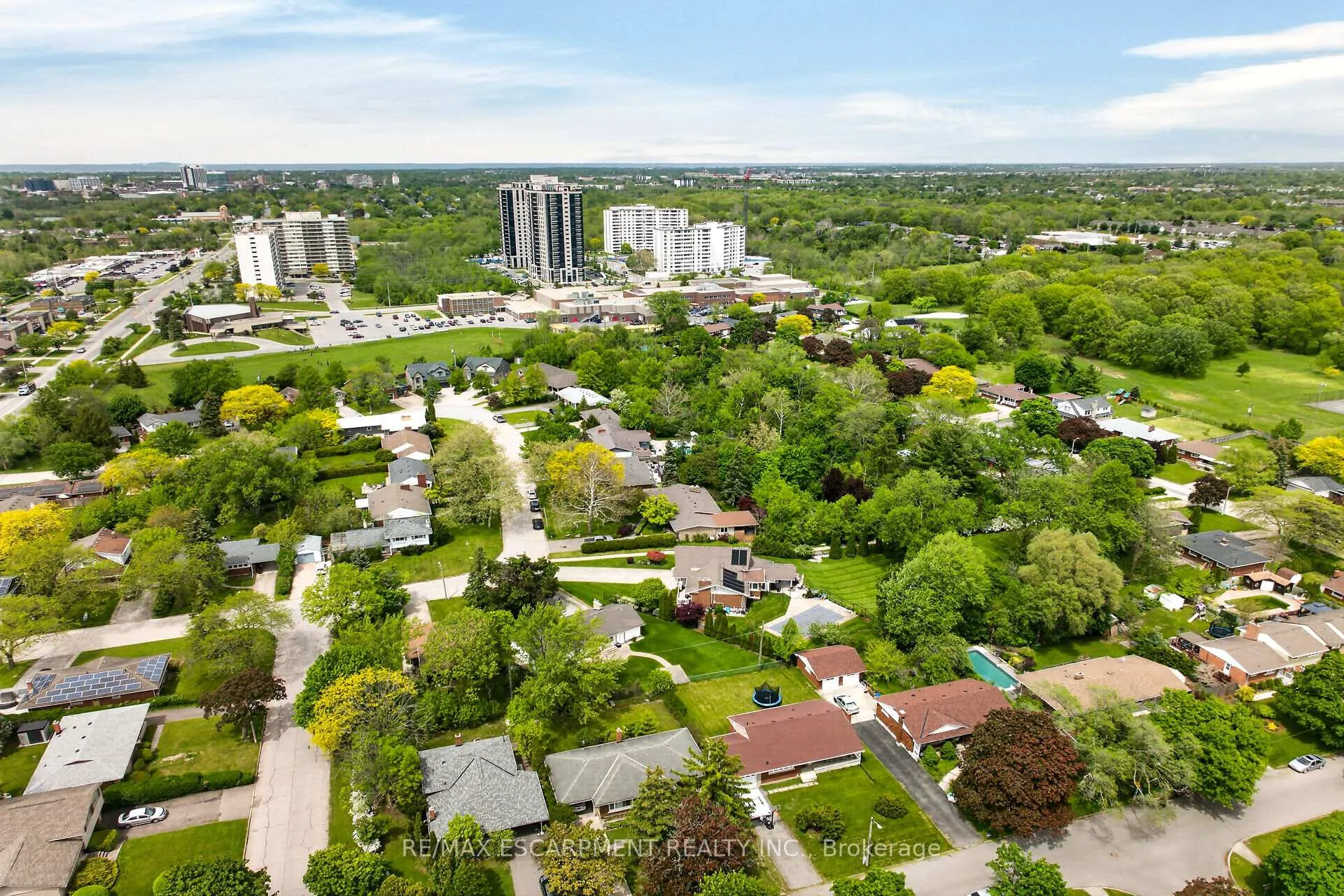 Photo 50 of 31 Larchwood Drive, St. Catharines, Glendale/Glenridge — HOMEH