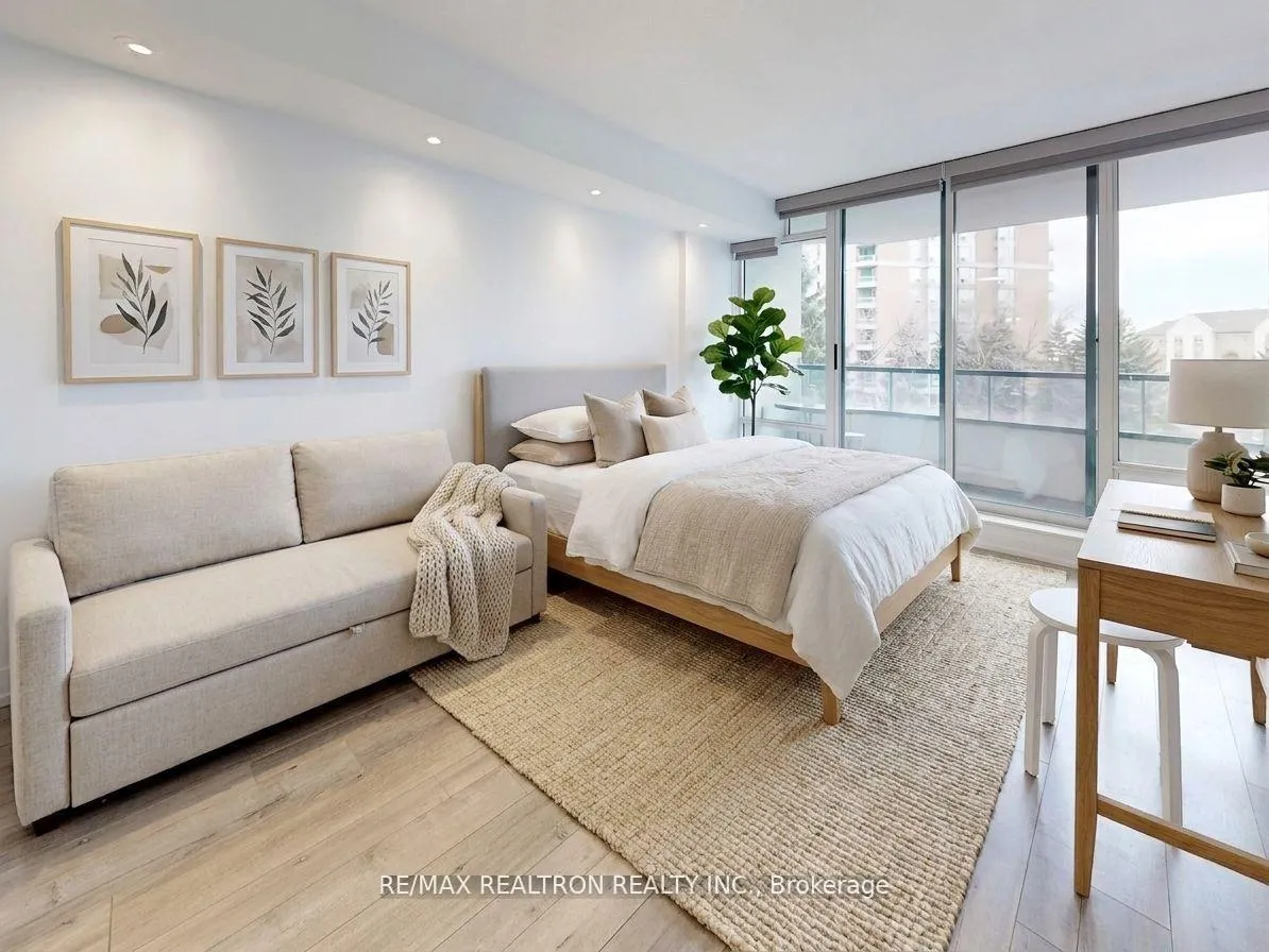 Photo 6 of Unit 406, 120 Promenade Circle, Vaughan, Brownridge — HOMEH