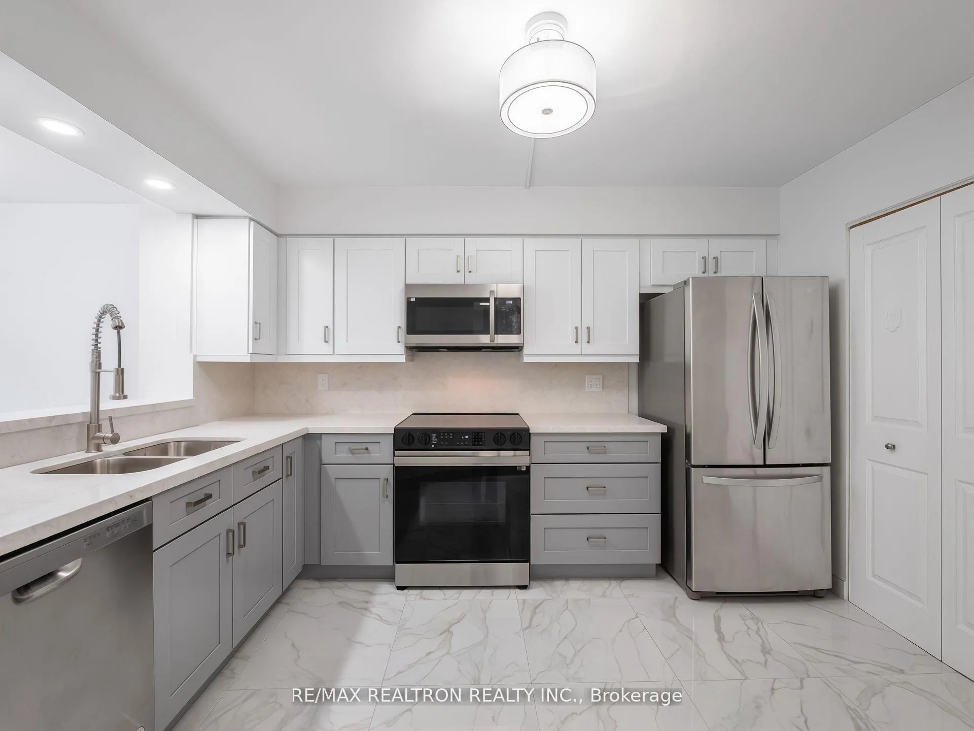Photo 10 of Unit 406, 120 Promenade Circle, Vaughan, Brownridge — HOMEH