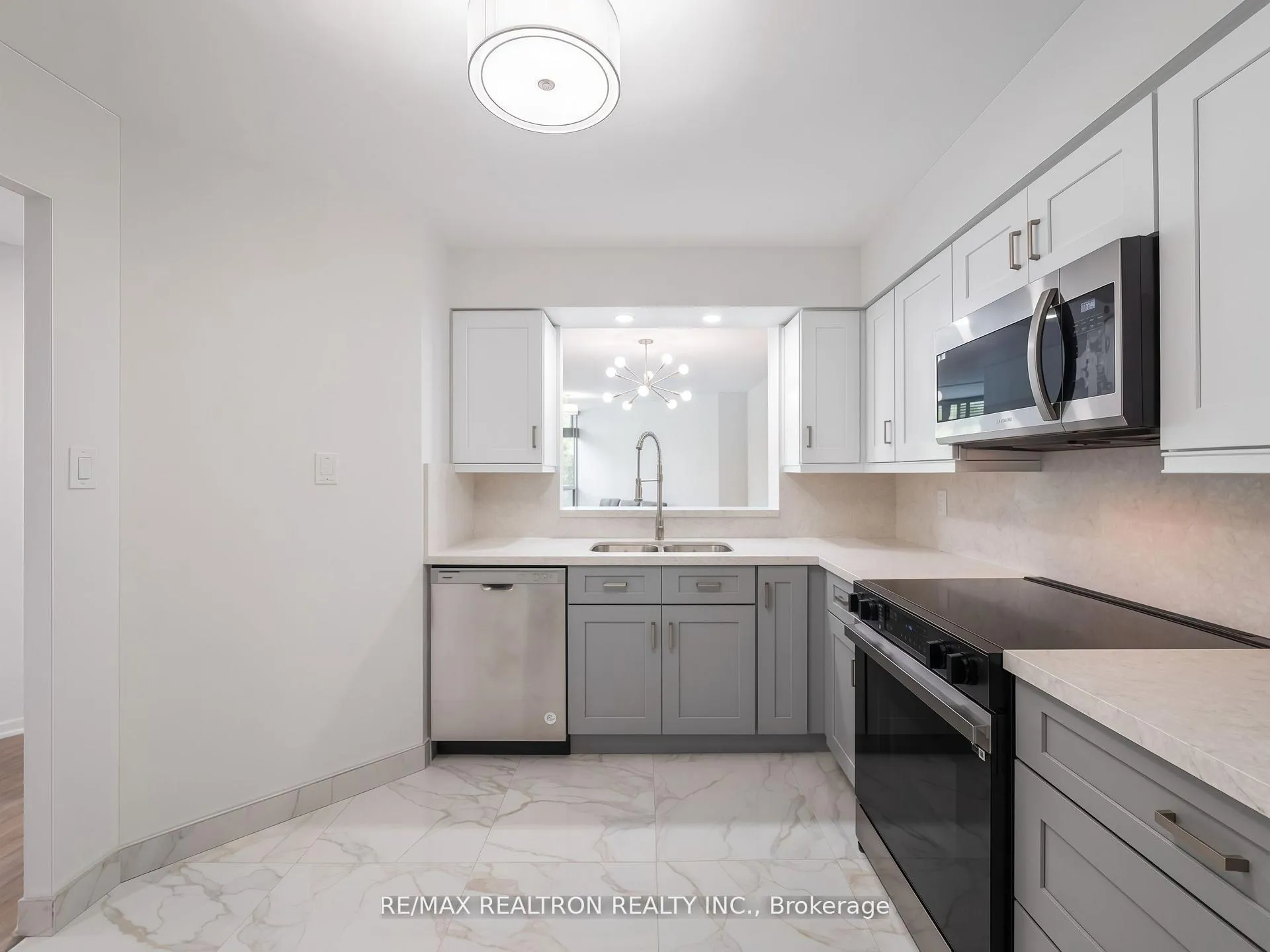 Photo 11 of Unit 406, 120 Promenade Circle, Vaughan, Brownridge — HOMEH