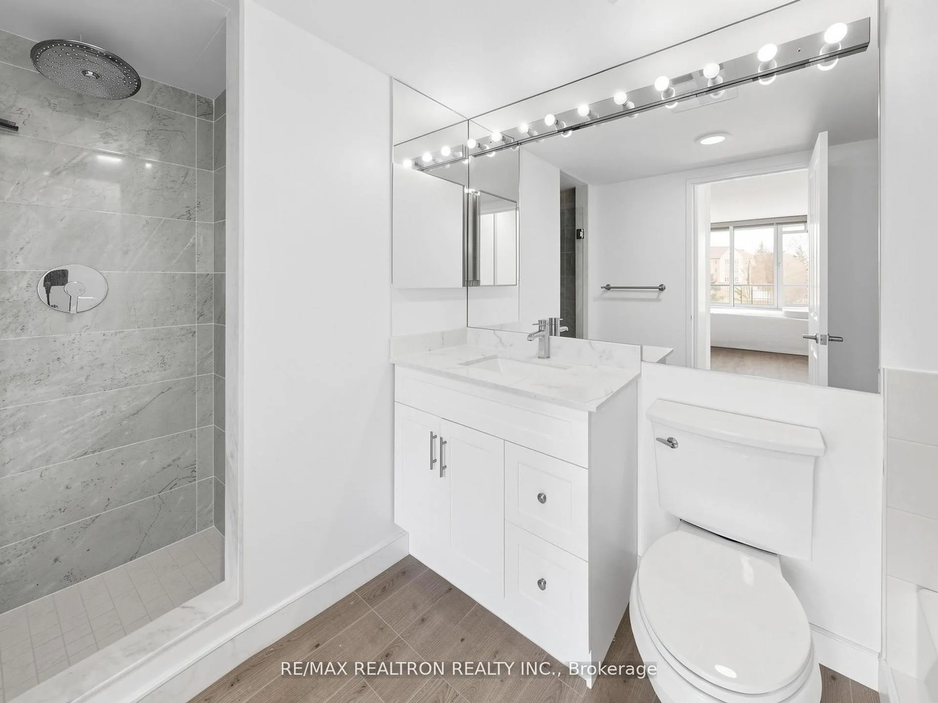 Photo 12 of Unit 406, 120 Promenade Circle, Vaughan, Brownridge — HOMEH