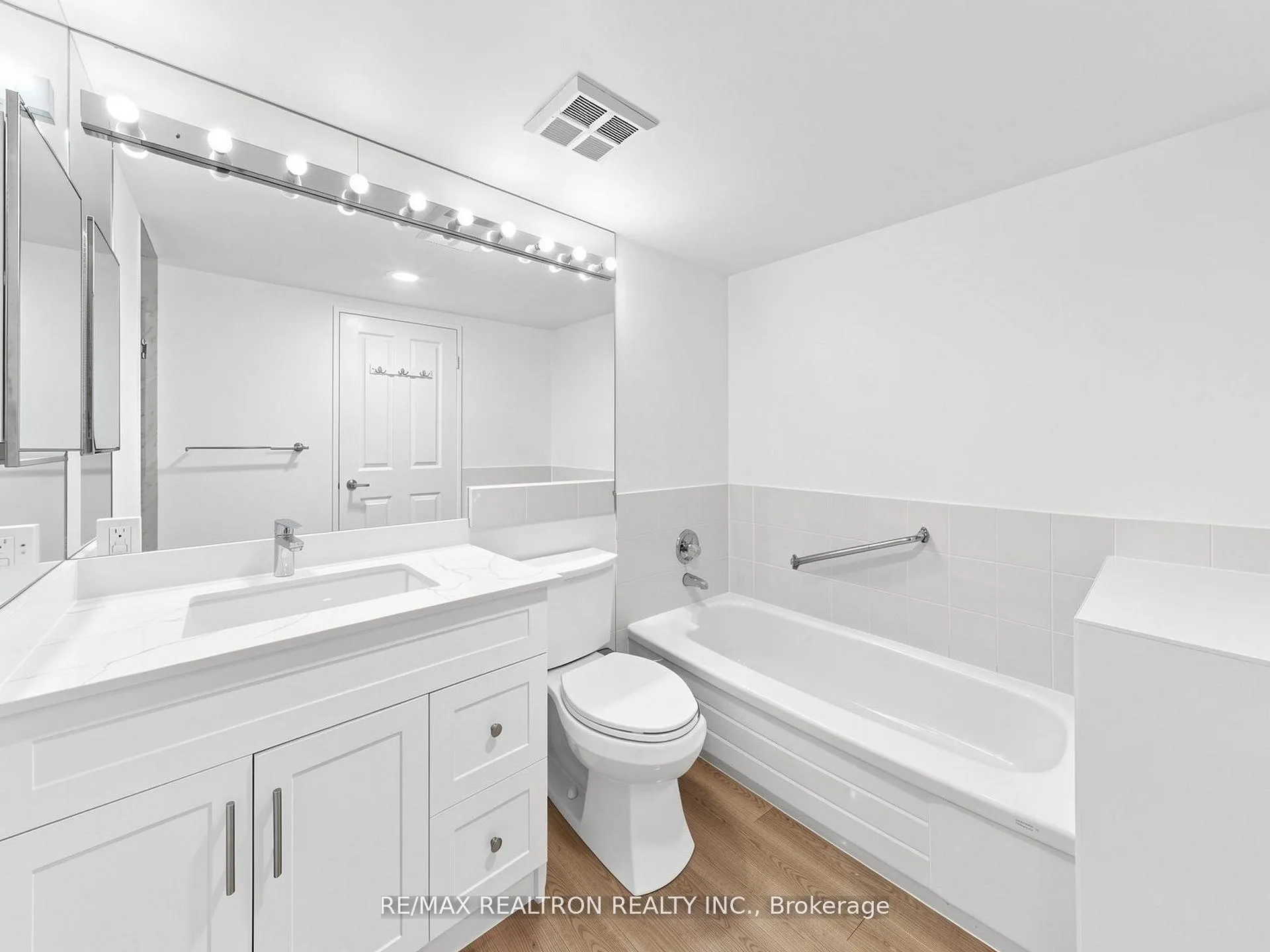 Photo 13 of Unit 406, 120 Promenade Circle, Vaughan, Brownridge — HOMEH
