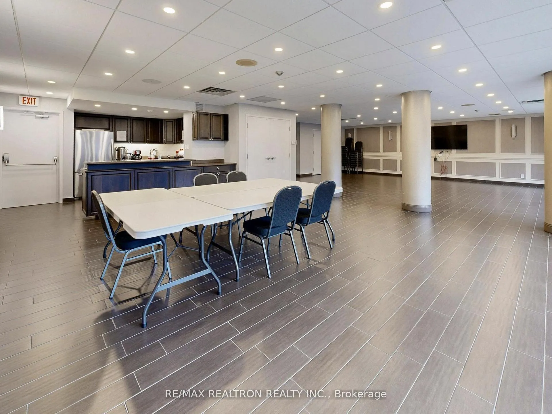 Photo 33 of Unit 406, 120 Promenade Circle, Vaughan, Brownridge — HOMEH