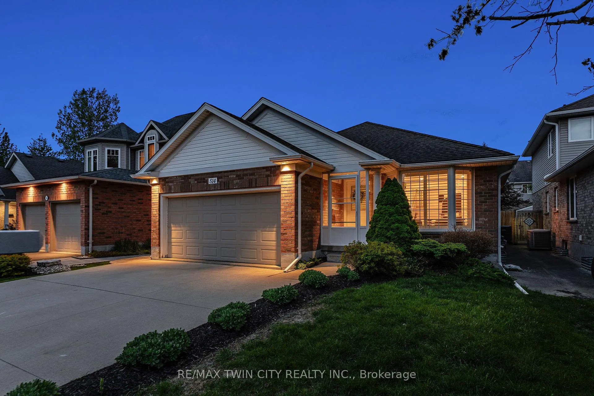 Photo 4 of 514 Brentcliffe Drive, Waterloo — HOMEH
