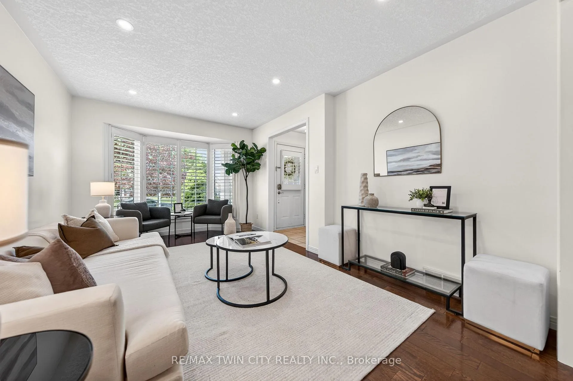 Photo 6 of 514 Brentcliffe Drive, Waterloo — HOMEH
