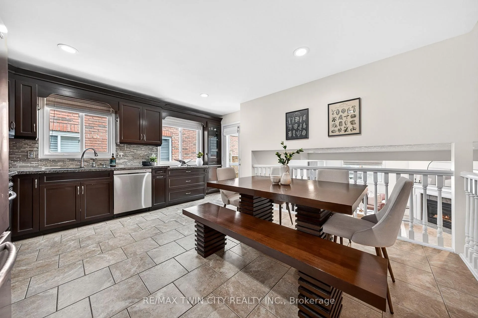 Photo 14 of 514 Brentcliffe Drive, Waterloo — HOMEH