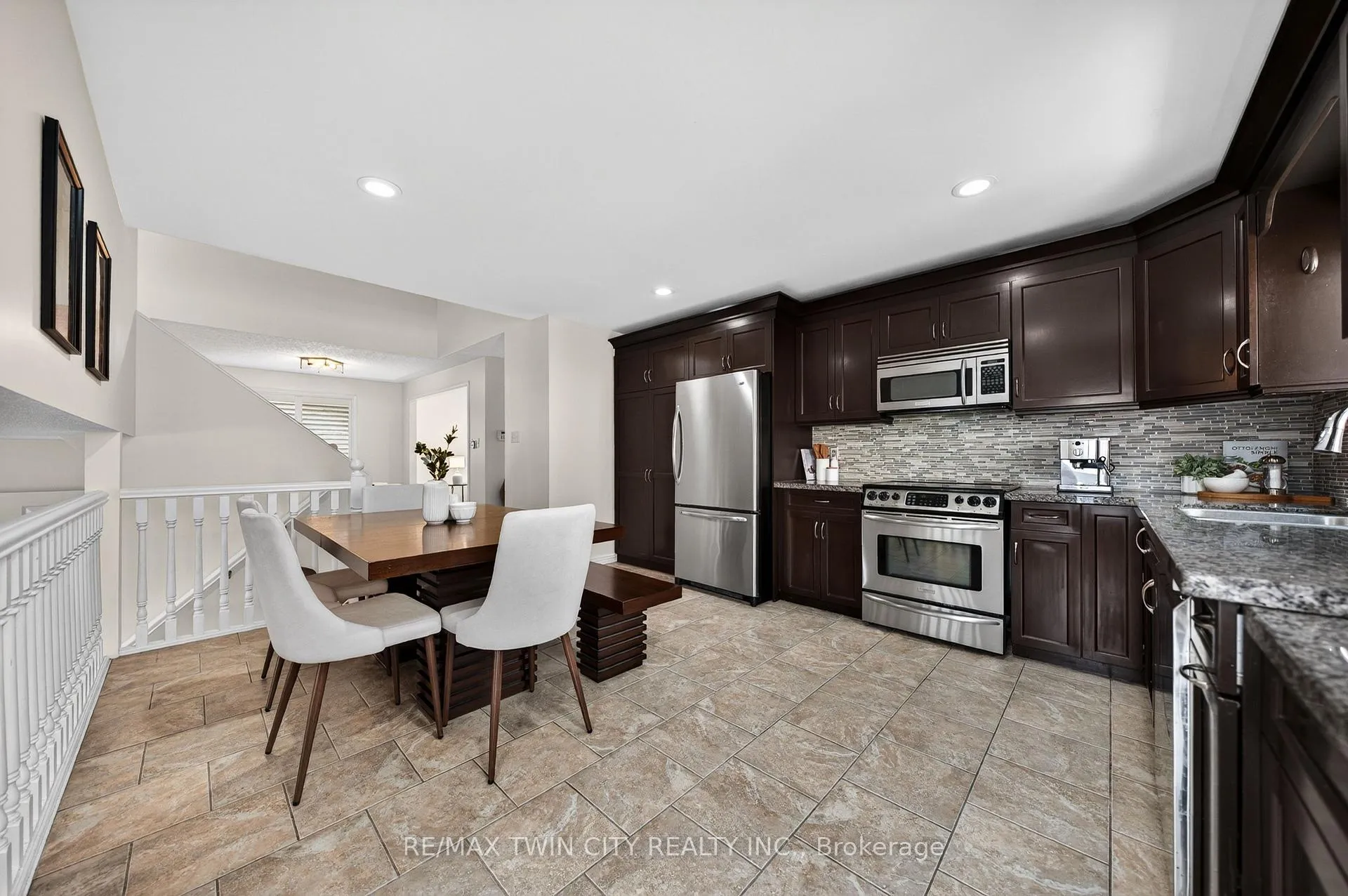 Photo 16 of 514 Brentcliffe Drive, Waterloo — HOMEH