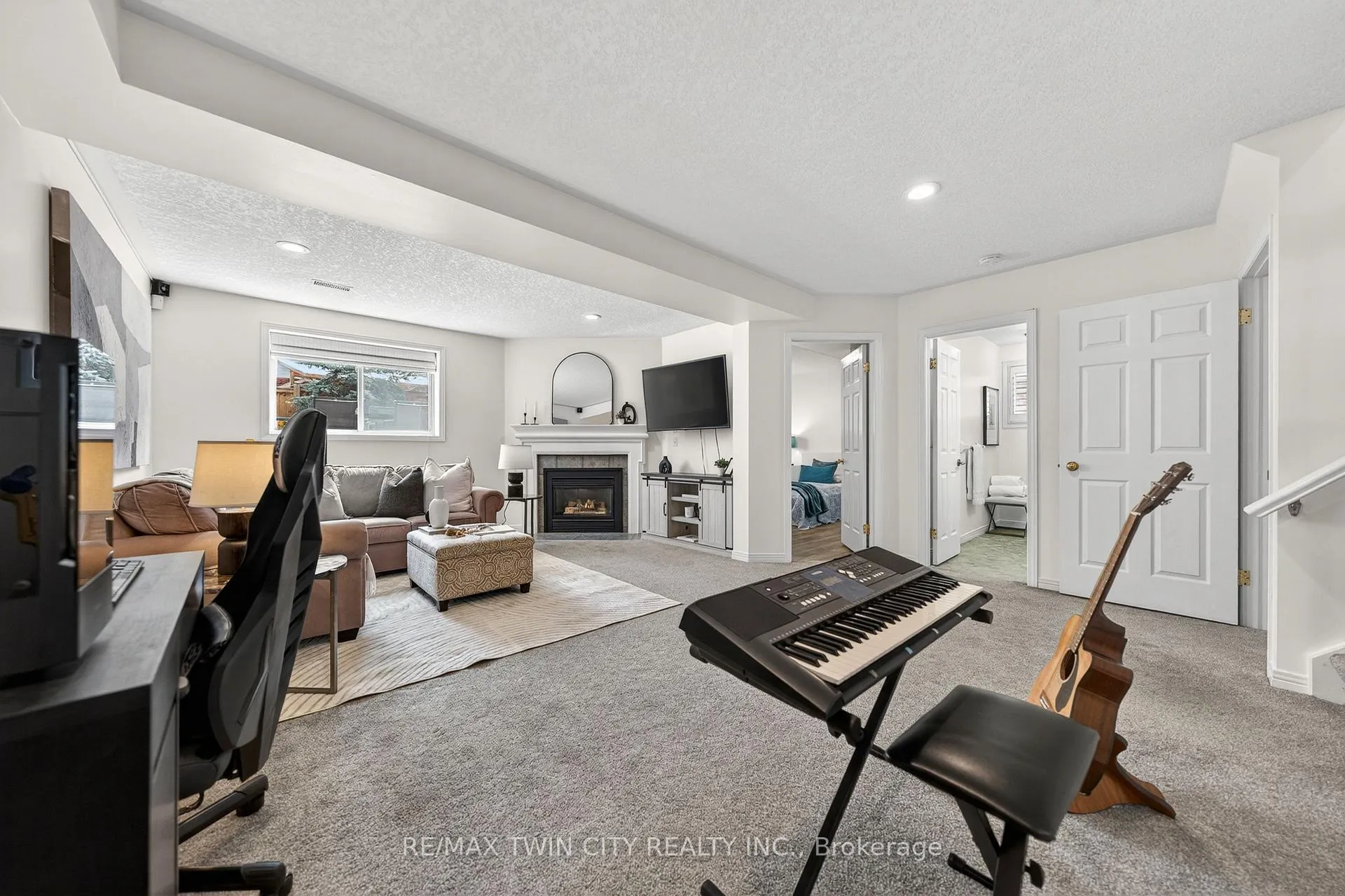 Photo 21 of 514 Brentcliffe Drive, Waterloo — HOMEH