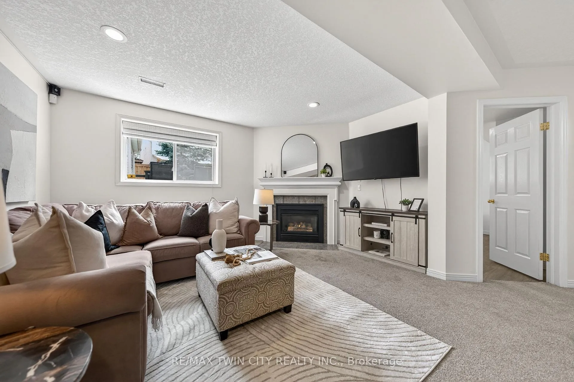 Photo 22 of 514 Brentcliffe Drive, Waterloo — HOMEH