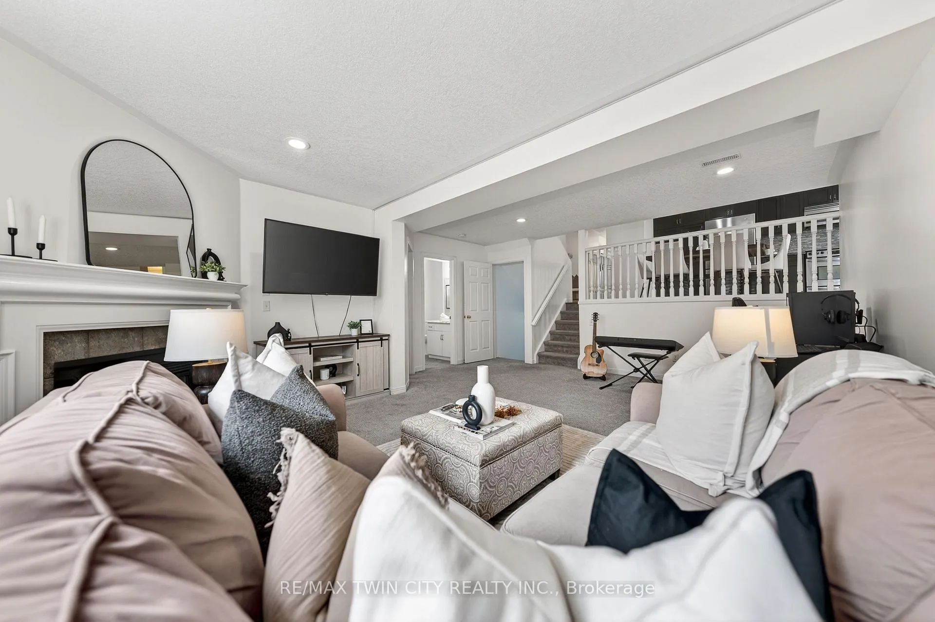 Photo 23 of 514 Brentcliffe Drive, Waterloo — HOMEH