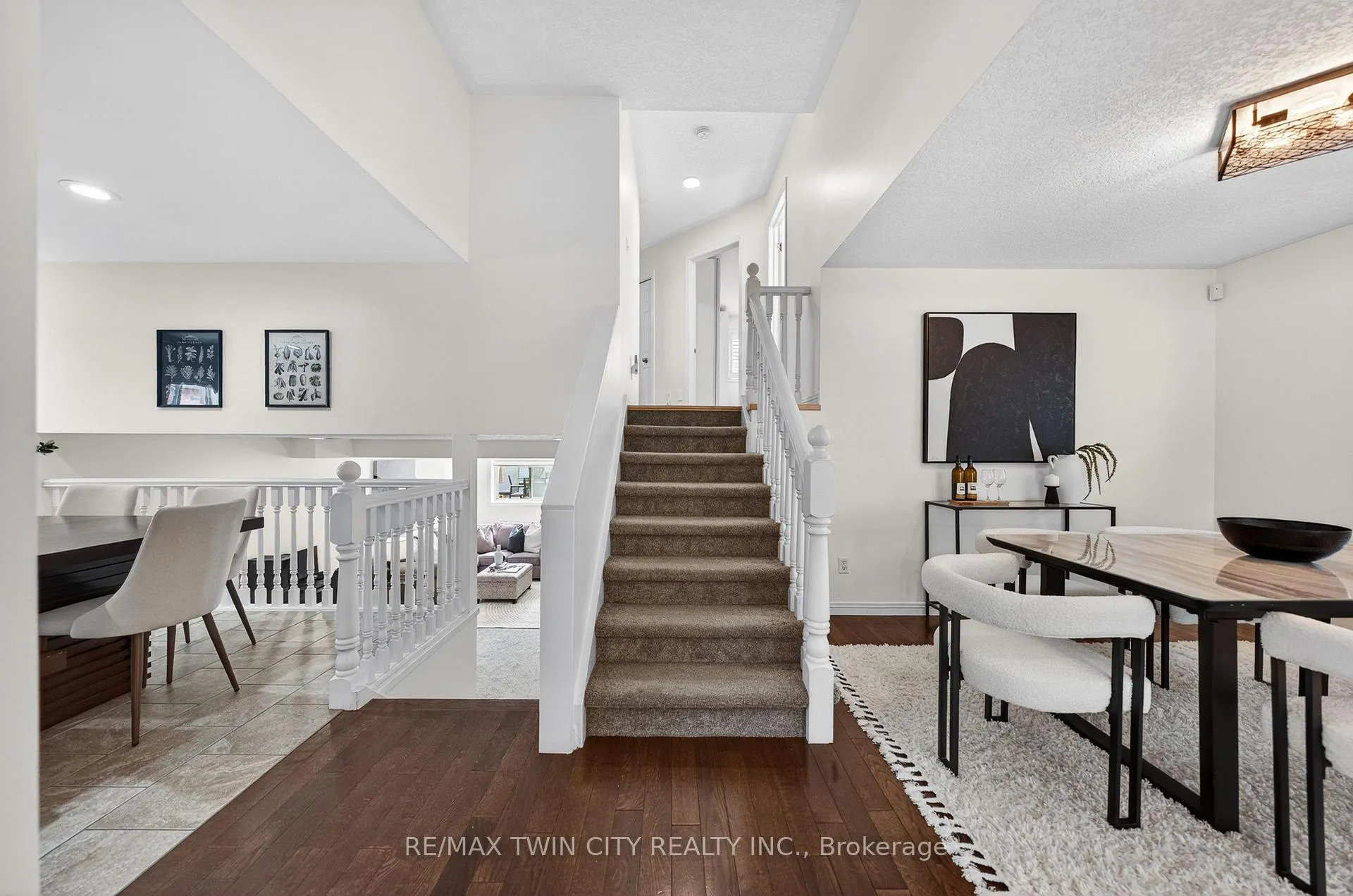 Photo 27 of 514 Brentcliffe Drive, Waterloo — HOMEH
