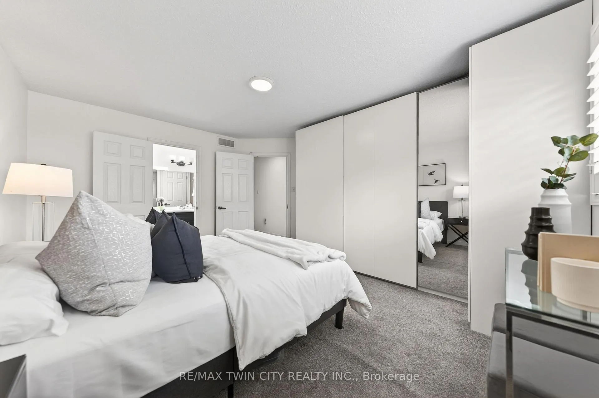 Photo 30 of 514 Brentcliffe Drive, Waterloo — HOMEH