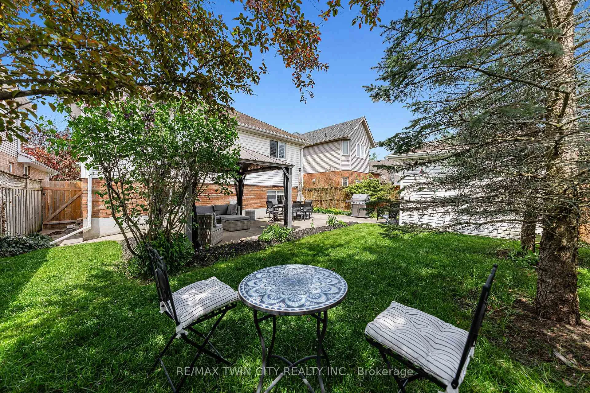 Photo 38 of 514 Brentcliffe Drive, Waterloo — HOMEH