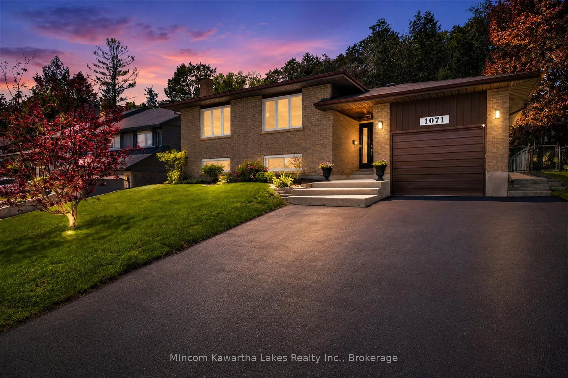 Photo 1 of 1071 Danita Boulevard, Peterborough, Monaghan Ward 2 — HOMEH