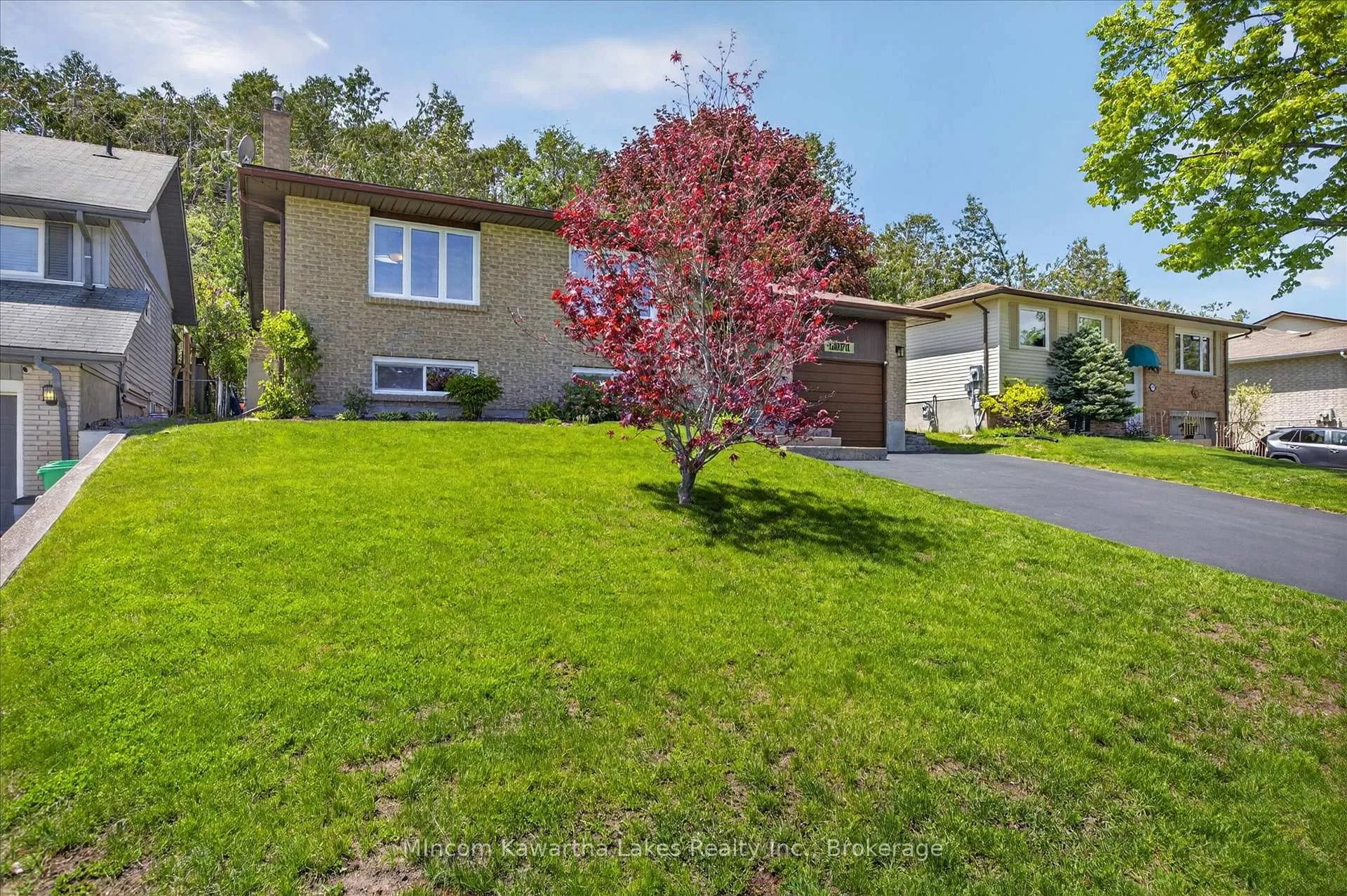 Photo 4 of 1071 Danita Boulevard, Peterborough, Monaghan Ward 2 — HOMEH