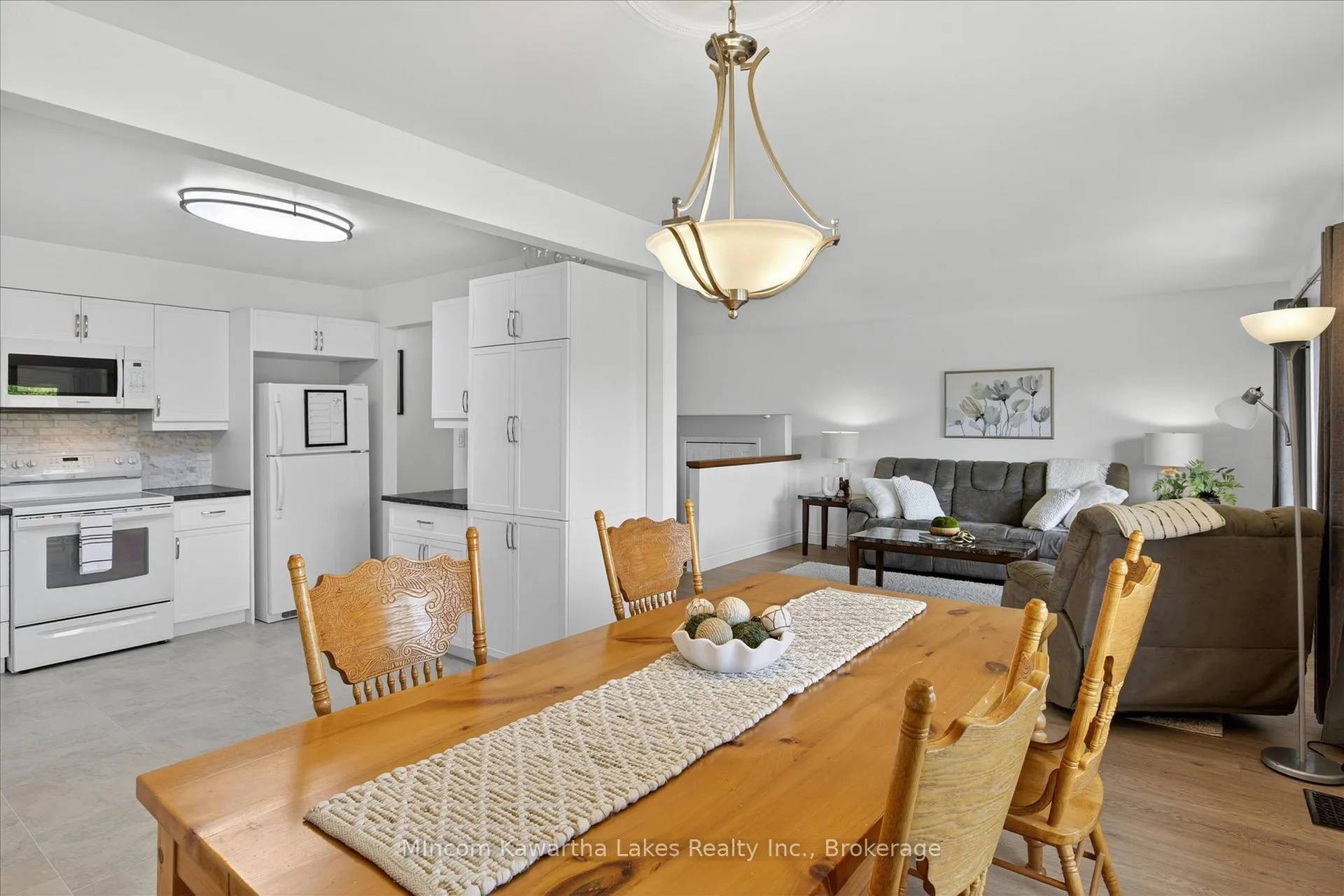 Photo 14 of 1071 Danita Boulevard, Peterborough, Monaghan Ward 2 — HOMEH