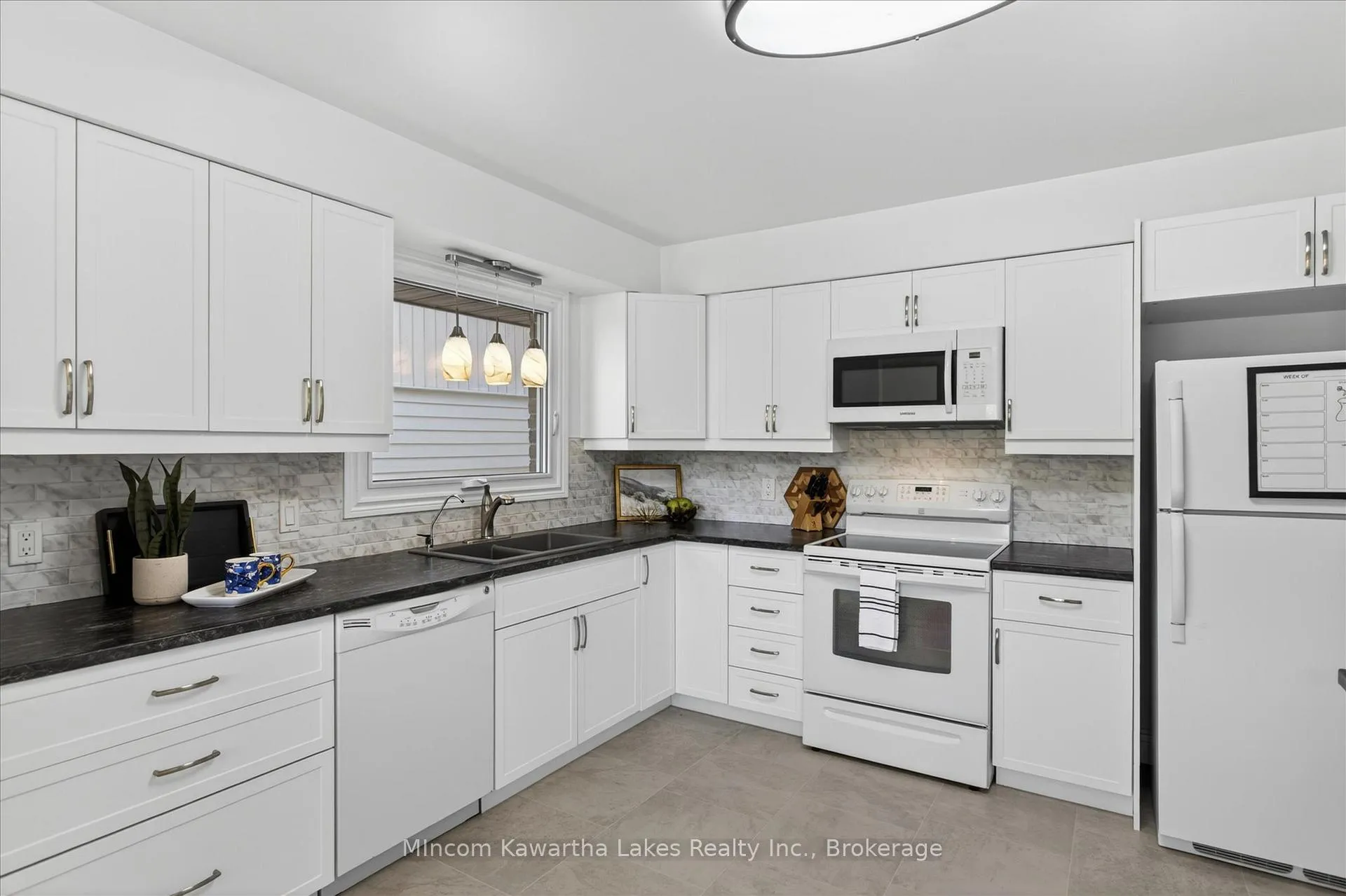 Photo 15 of 1071 Danita Boulevard, Peterborough, Monaghan Ward 2 — HOMEH