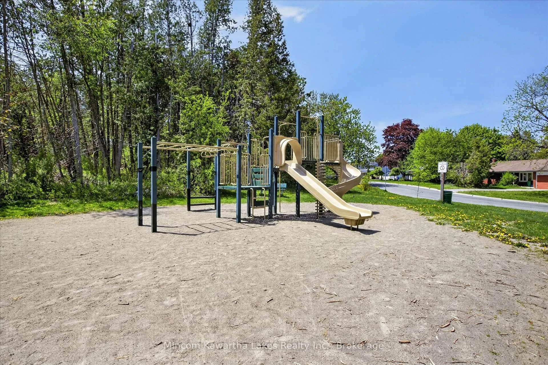 Photo 49 of 1071 Danita Boulevard, Peterborough, Monaghan Ward 2 — HOMEH