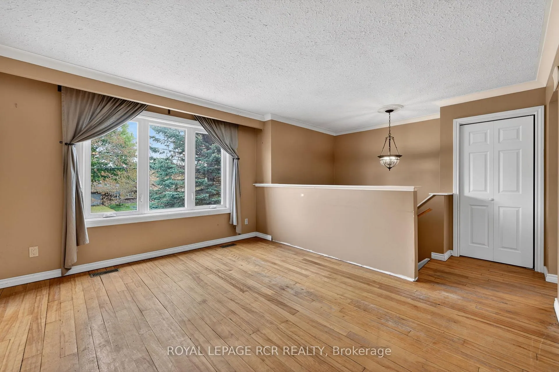 Photo 12 of 72A Town Line, Orangeville — HOMEH