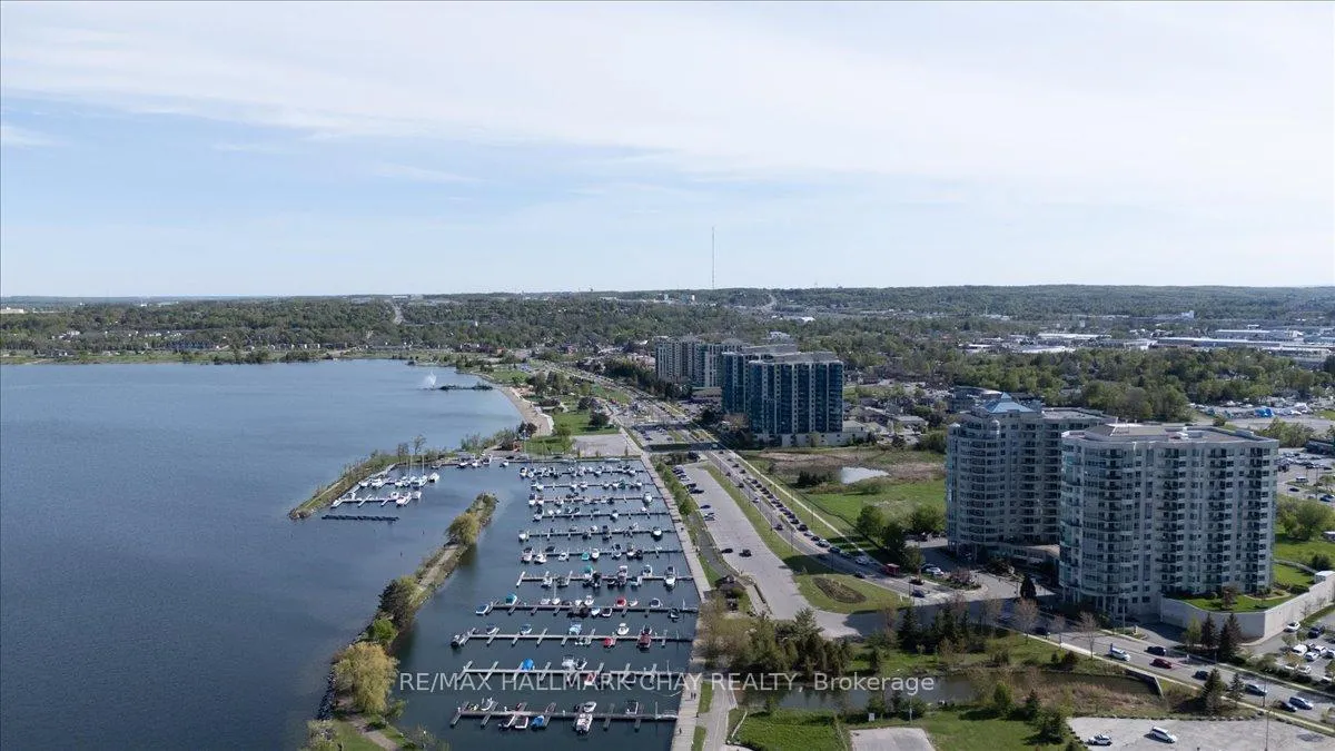 Photo 5 of Unit 1409, 2 Toronto Street, Barrie, City Centre — HOMEH