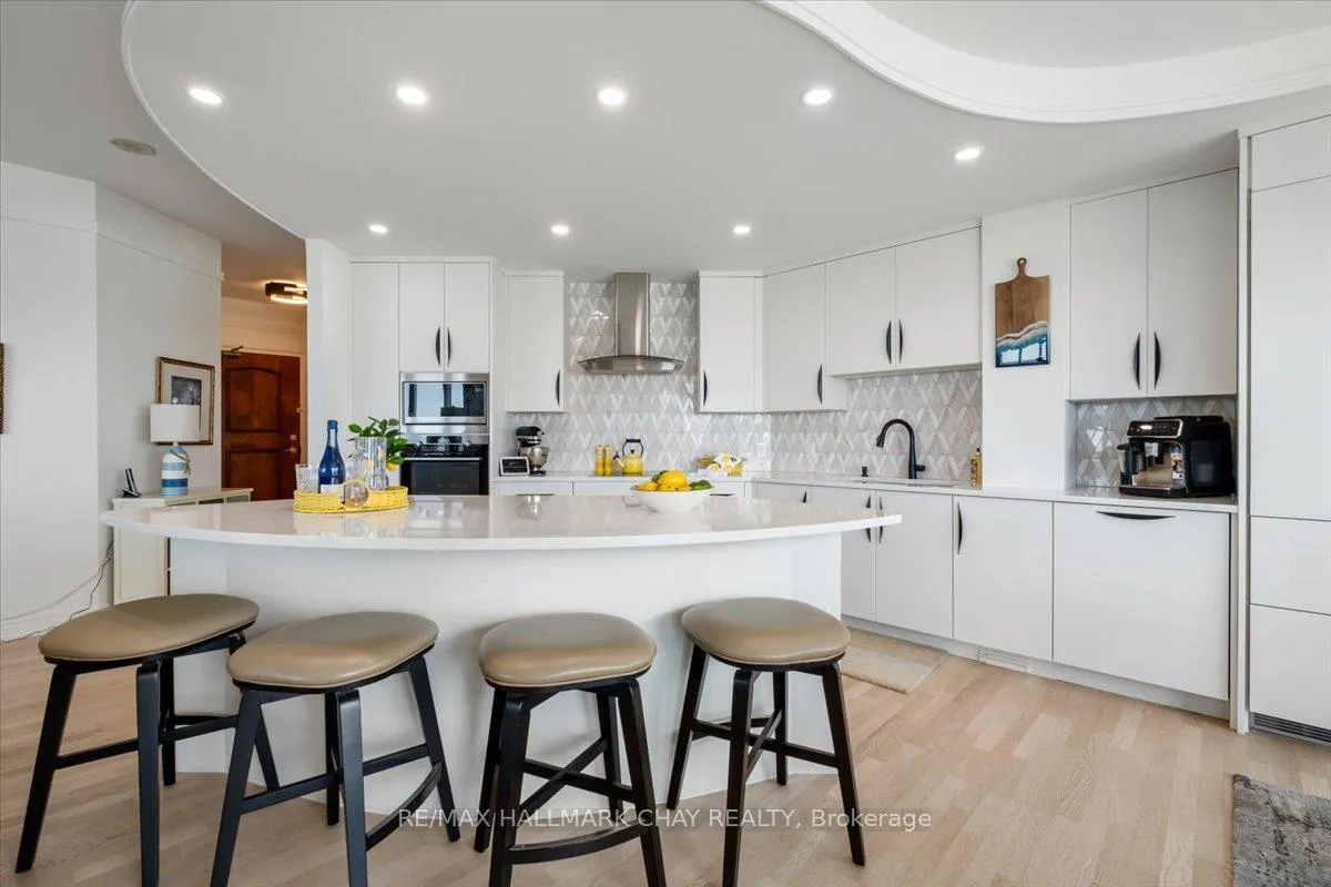 Photo 15 of Unit 1409, 2 Toronto Street, Barrie, City Centre — HOMEH