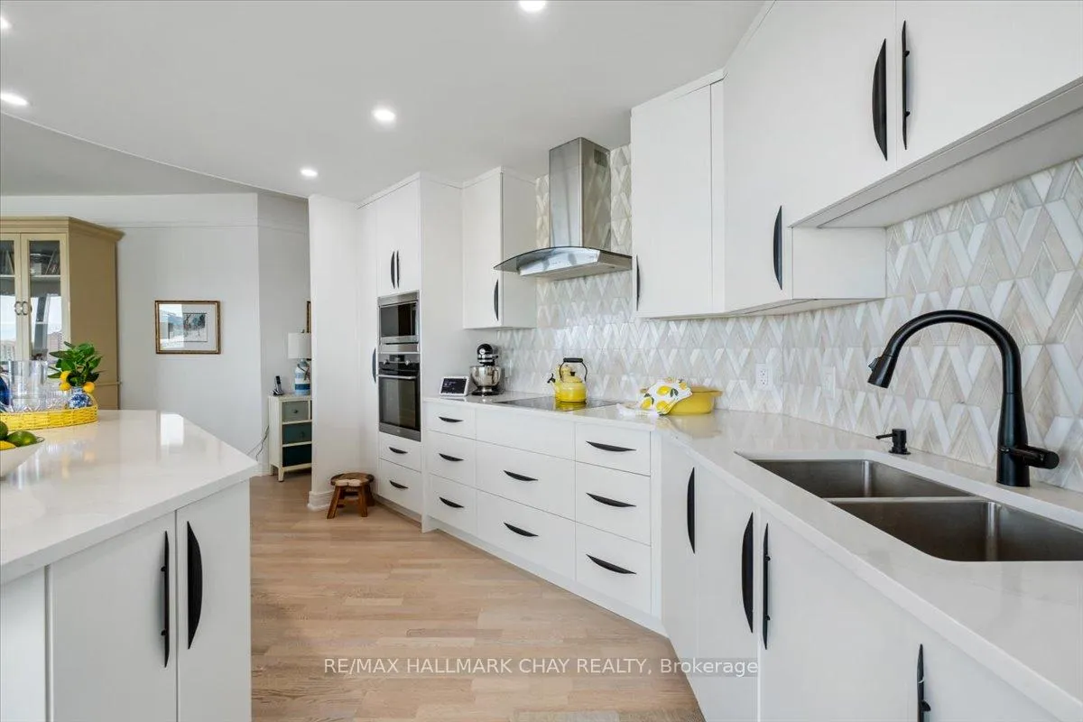 Photo 18 of Unit 1409, 2 Toronto Street, Barrie, City Centre — HOMEH