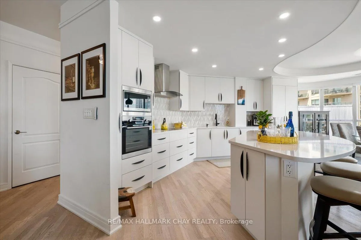 Photo 19 of Unit 1409, 2 Toronto Street, Barrie, City Centre — HOMEH