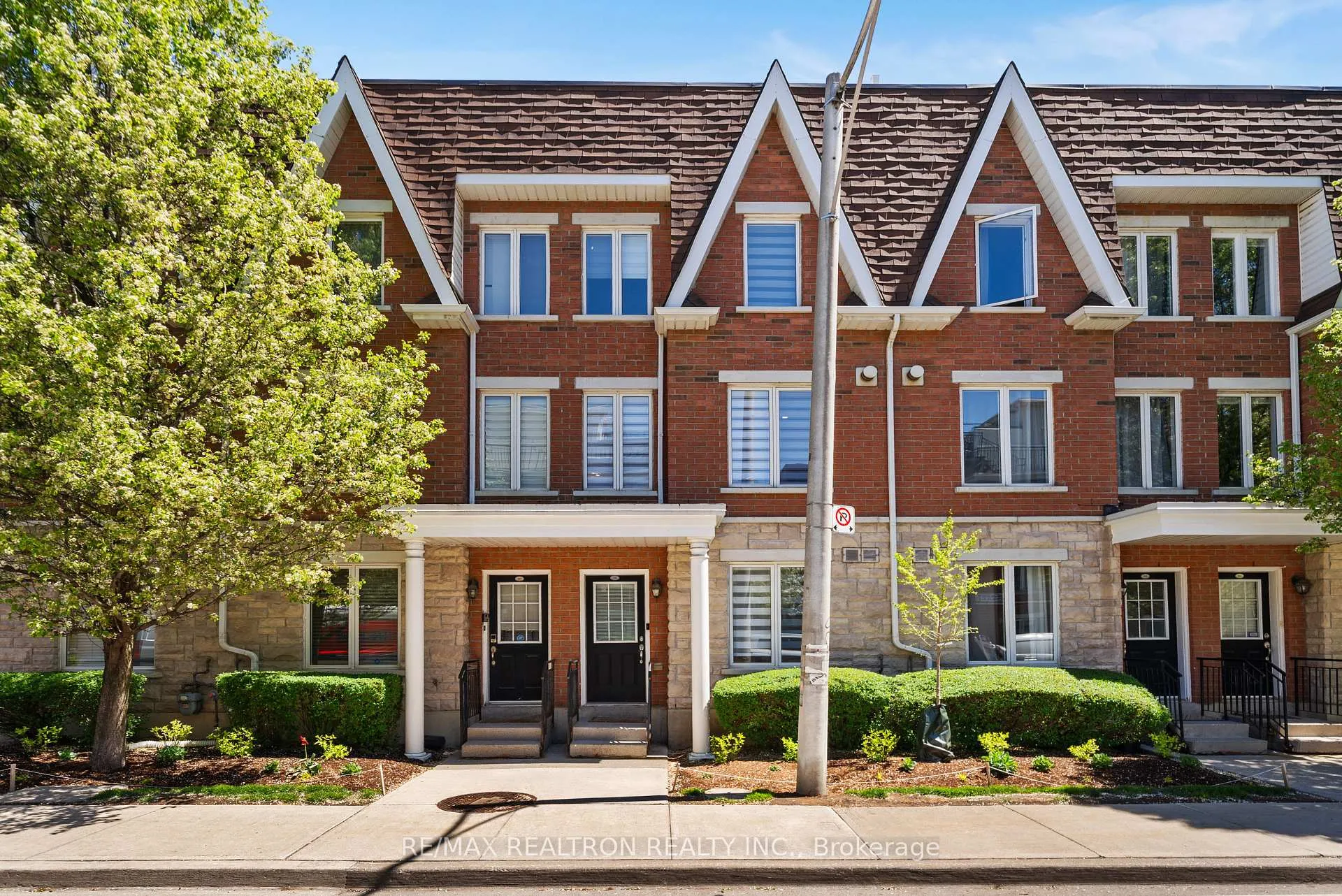 Front of Unit 506, 25 Laidlaw Street